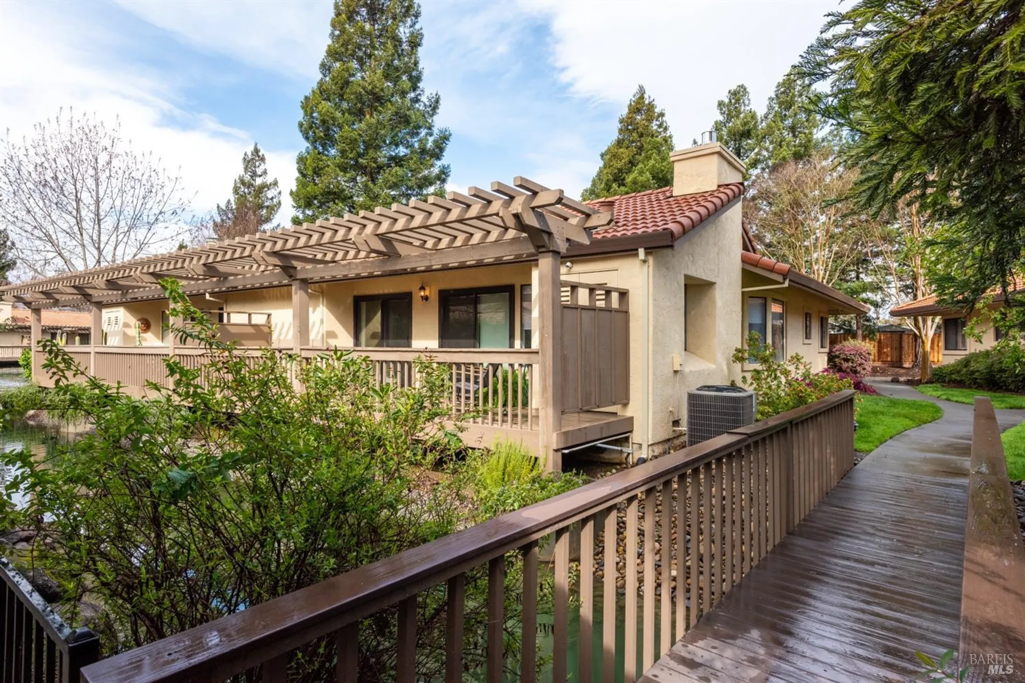 Property Slideshow image 39 of 42 | 43 fountain grove cir, Napa, CA, 94558