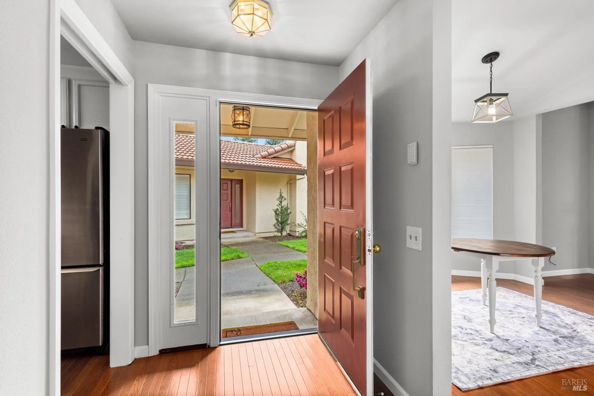 Property Slideshow image 9 of 42 | 43 fountain grove cir, Napa, CA, 94558