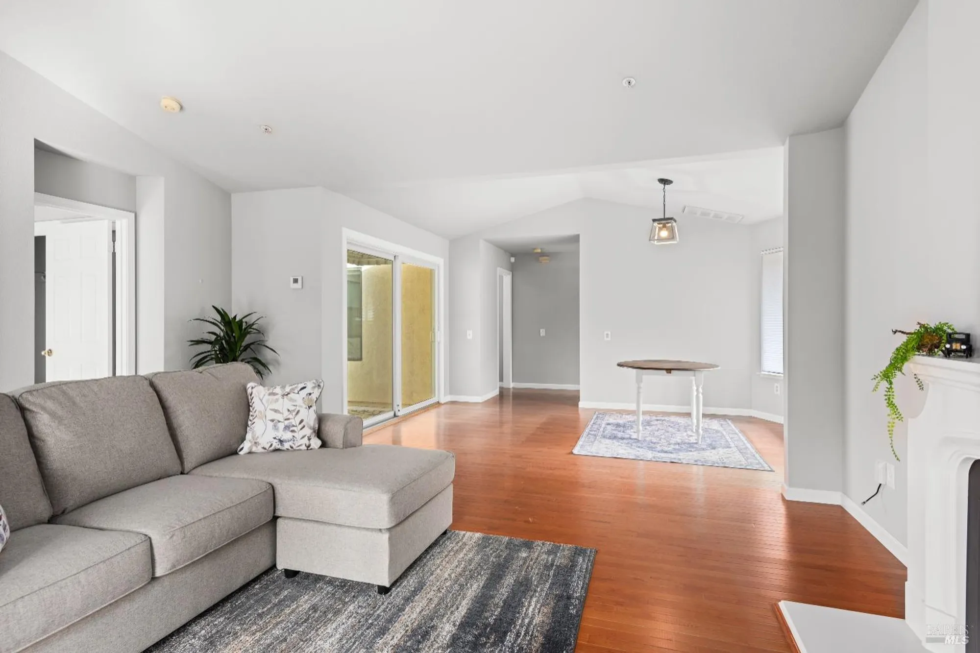 Property Slideshow image 22 of 42 | 43 fountain grove cir, Napa, CA, 94558