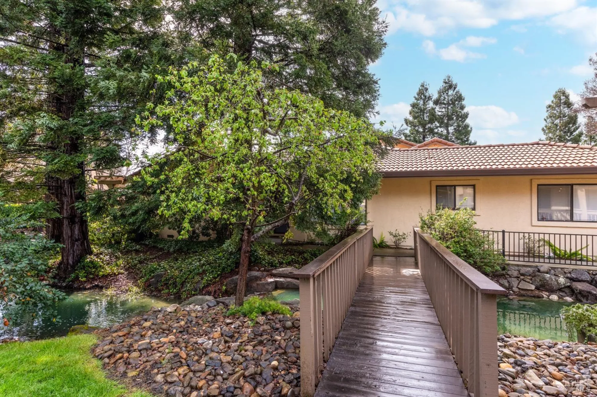 Property Slideshow image 35 of 42 | 43 fountain grove cir, Napa, CA, 94558