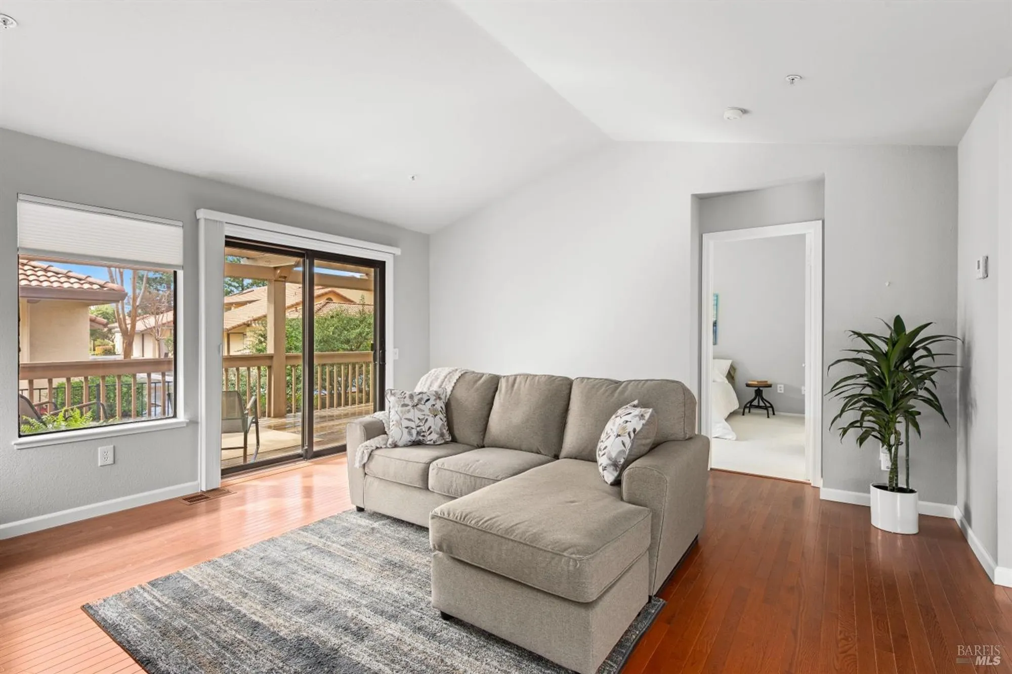 Property Slideshow image 21 of 42 | 43 fountain grove cir, Napa, CA, 94558