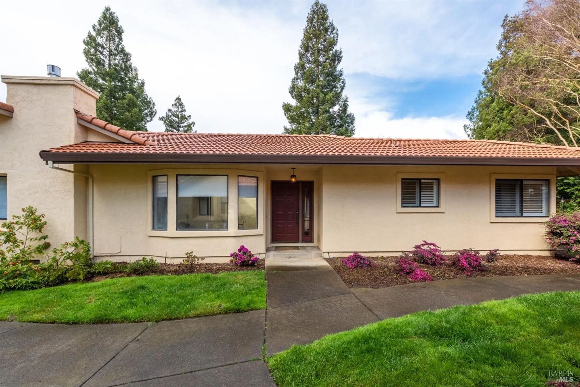 Property Slideshow image 4 of 42 | 43 fountain grove cir, Napa, CA, 94558