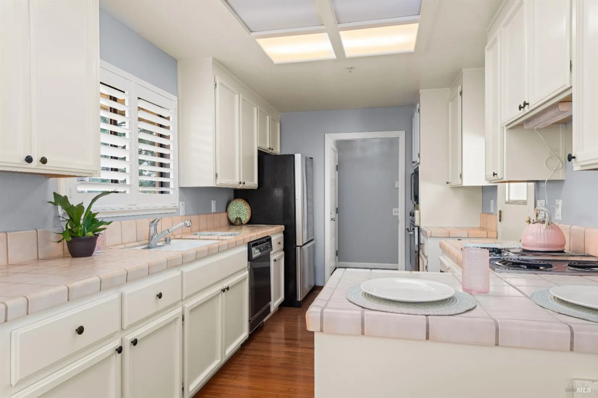 Property Slideshow image 15 of 42 | 43 fountain grove cir, Napa, CA, 94558