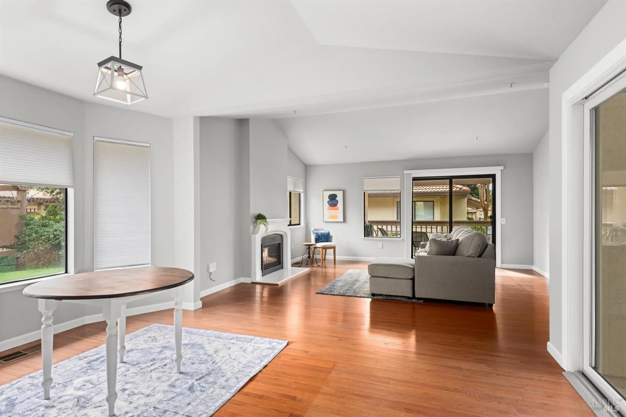 Property Slideshow image 18 of 42 | 43 fountain grove cir, Napa, CA, 94558