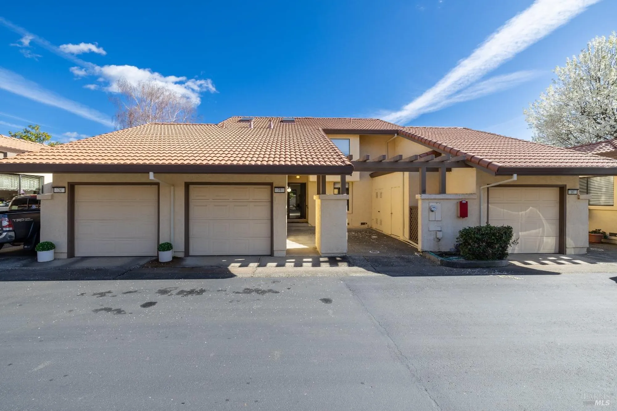 Property Slideshow image 2 of 23 | 79 fountain grove cir, Napa, CA, 94558