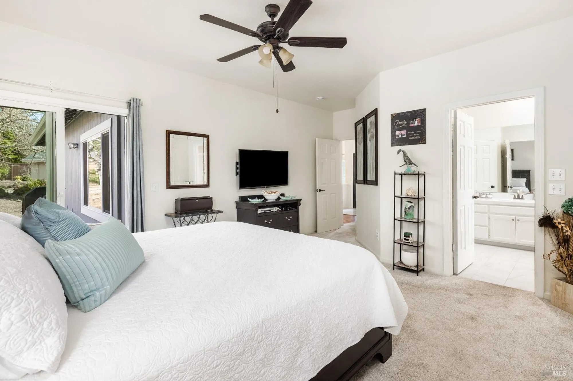 Property Slideshow image 14 of 27 | 6749 wintergreen ct, Santa Rosa, CA, 95409