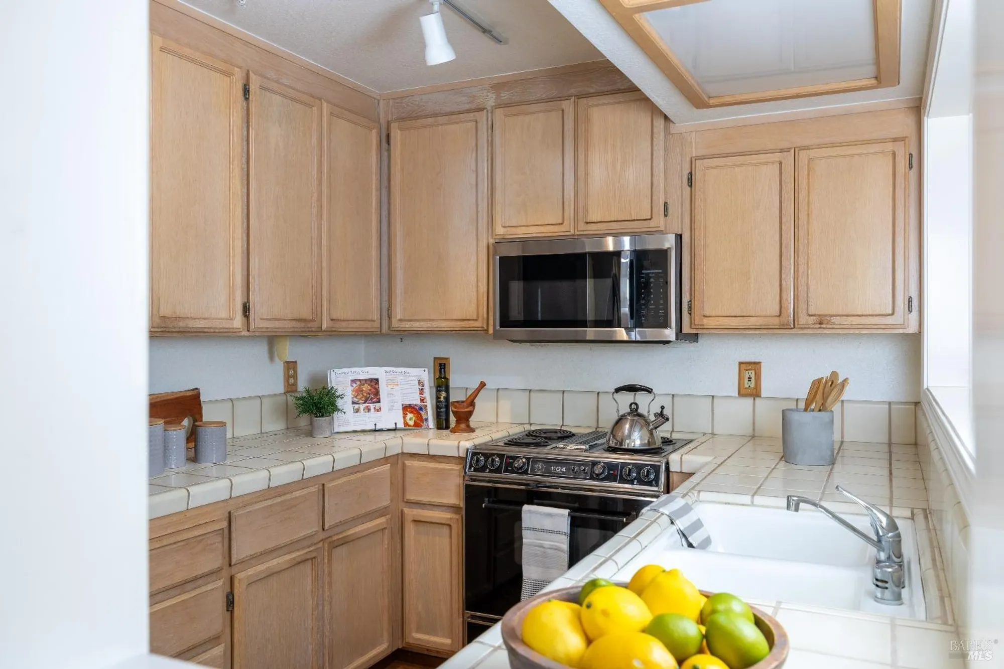 Property Slideshow image 5 of 23 | 79 fountain grove cir, Napa, CA, 94558