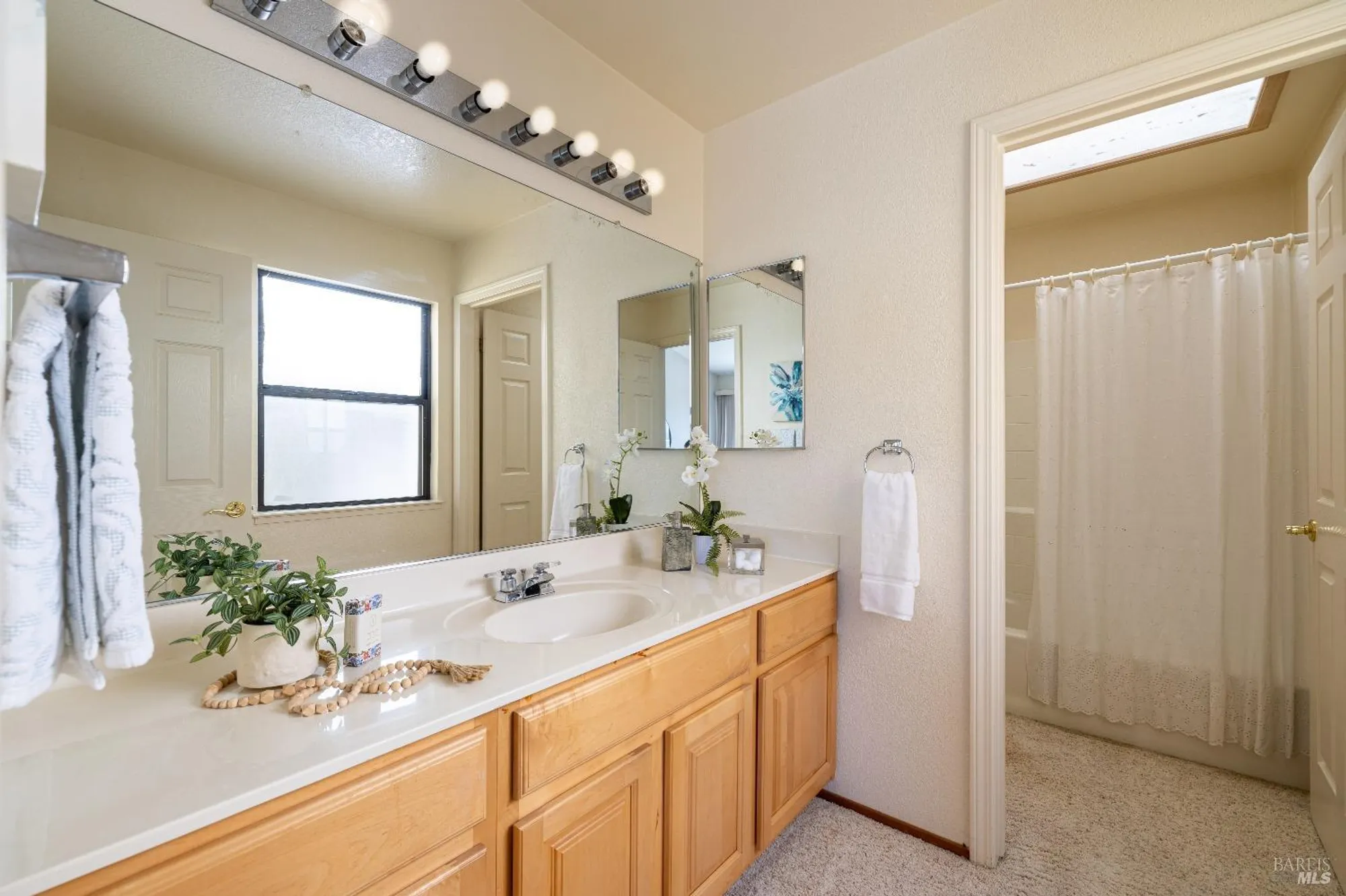 Property Slideshow image 11 of 23 | 79 fountain grove cir, Napa, CA, 94558