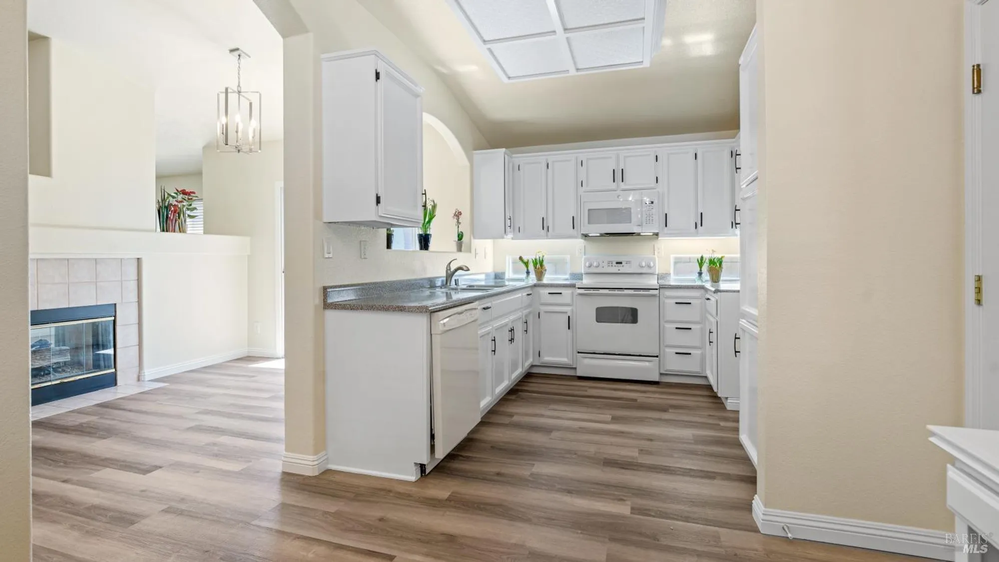 Property Slideshow image 8 of 23 | 424 mandarin cir, Vacaville, CA, 95687