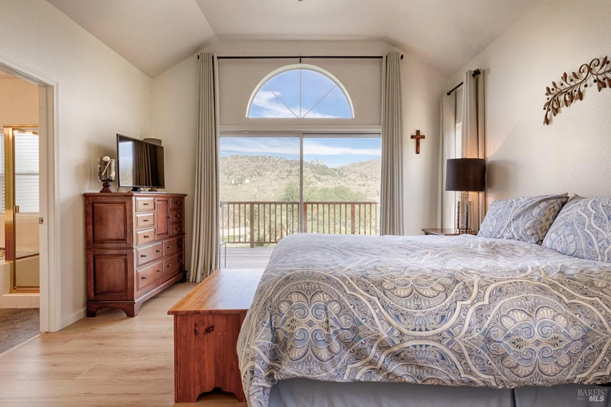 Property Slideshow image 31 of 55 | 6259 meadowstone dr, Santa Rosa, CA, 95409