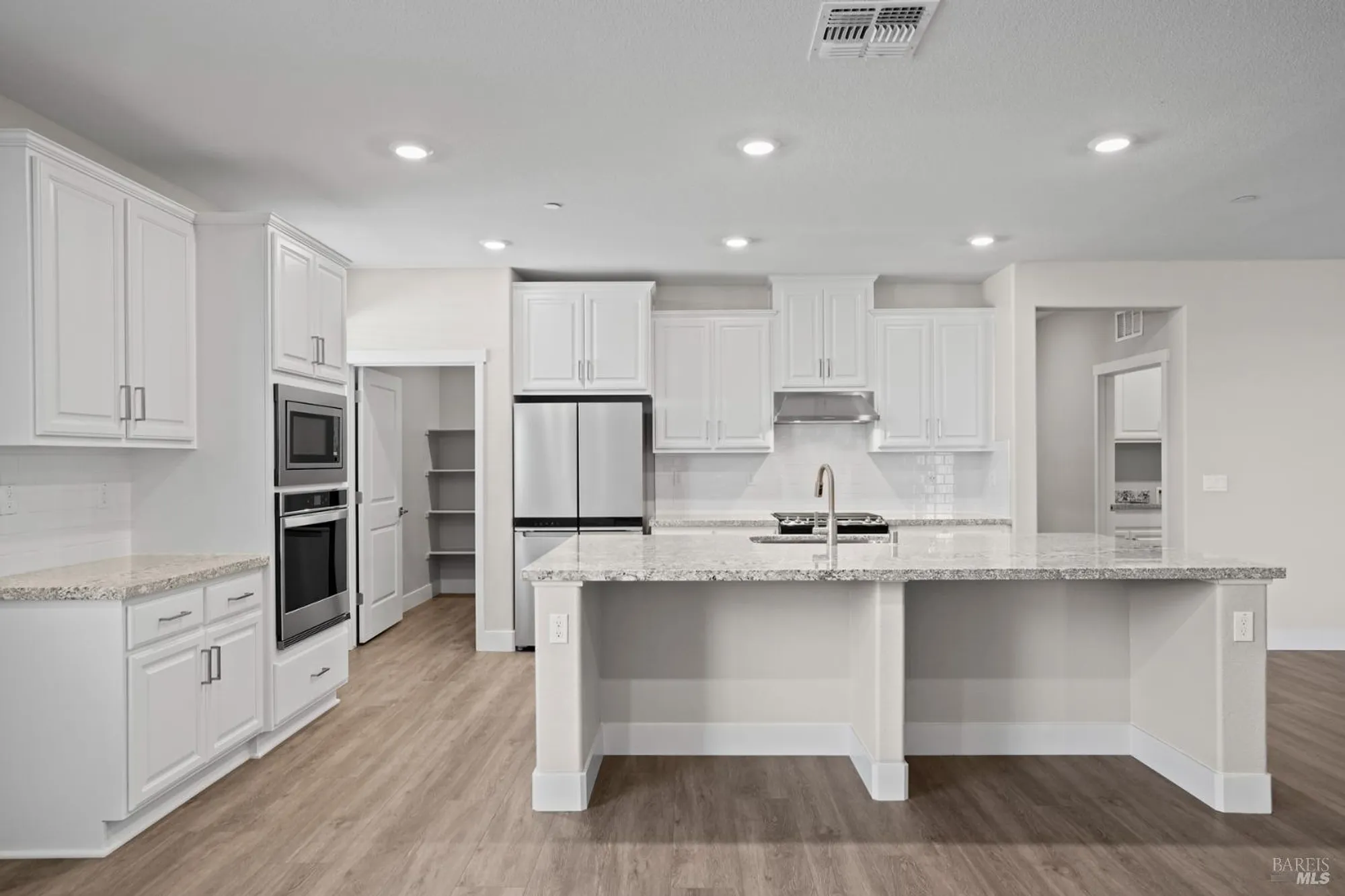 Property Slideshow image 7 of 28 | 2210 rustic oak ln, Rio Vista, CA, 94571