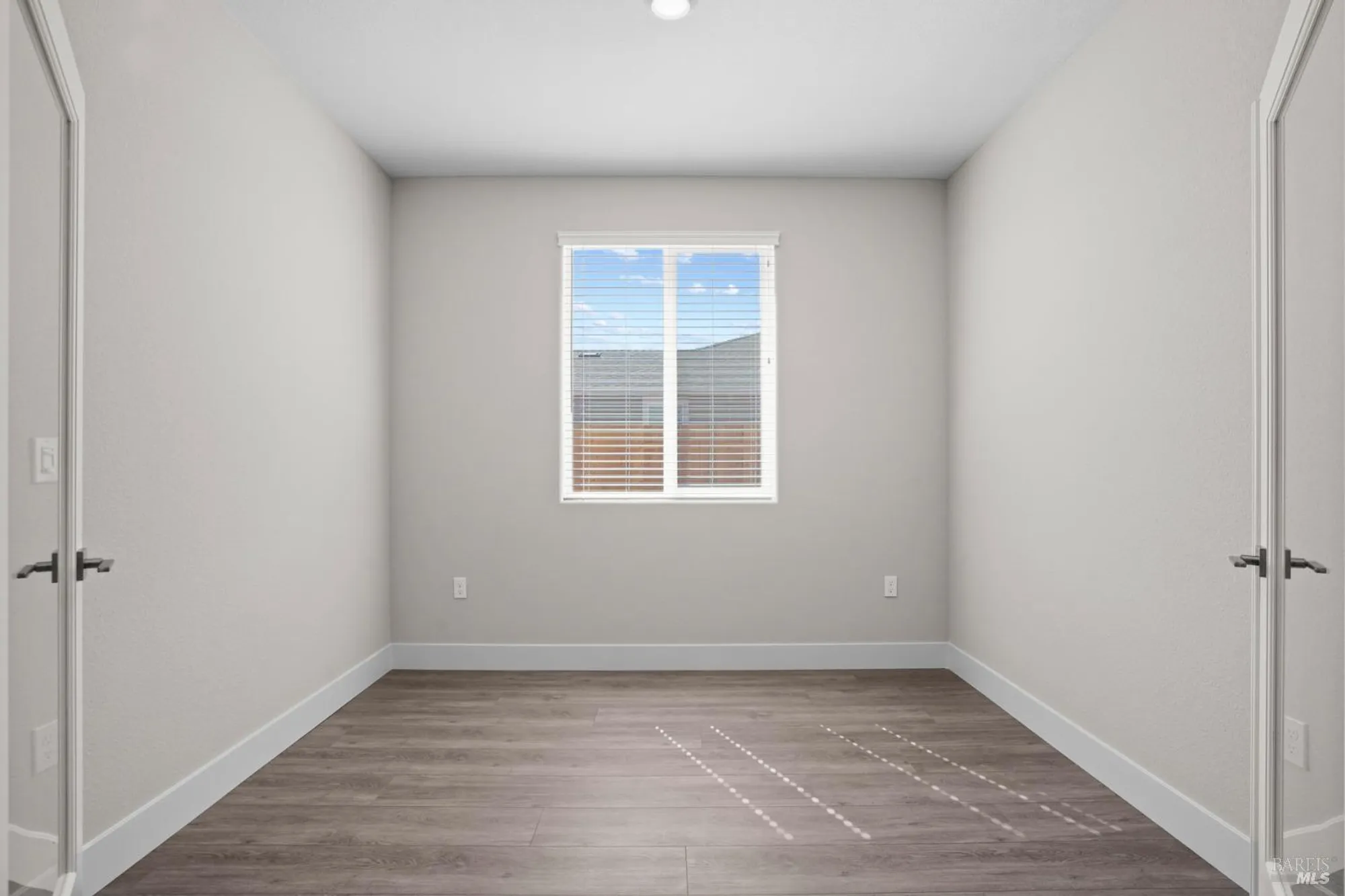 Property Slideshow image 16 of 28 | 2210 rustic oak ln, Rio Vista, CA, 94571