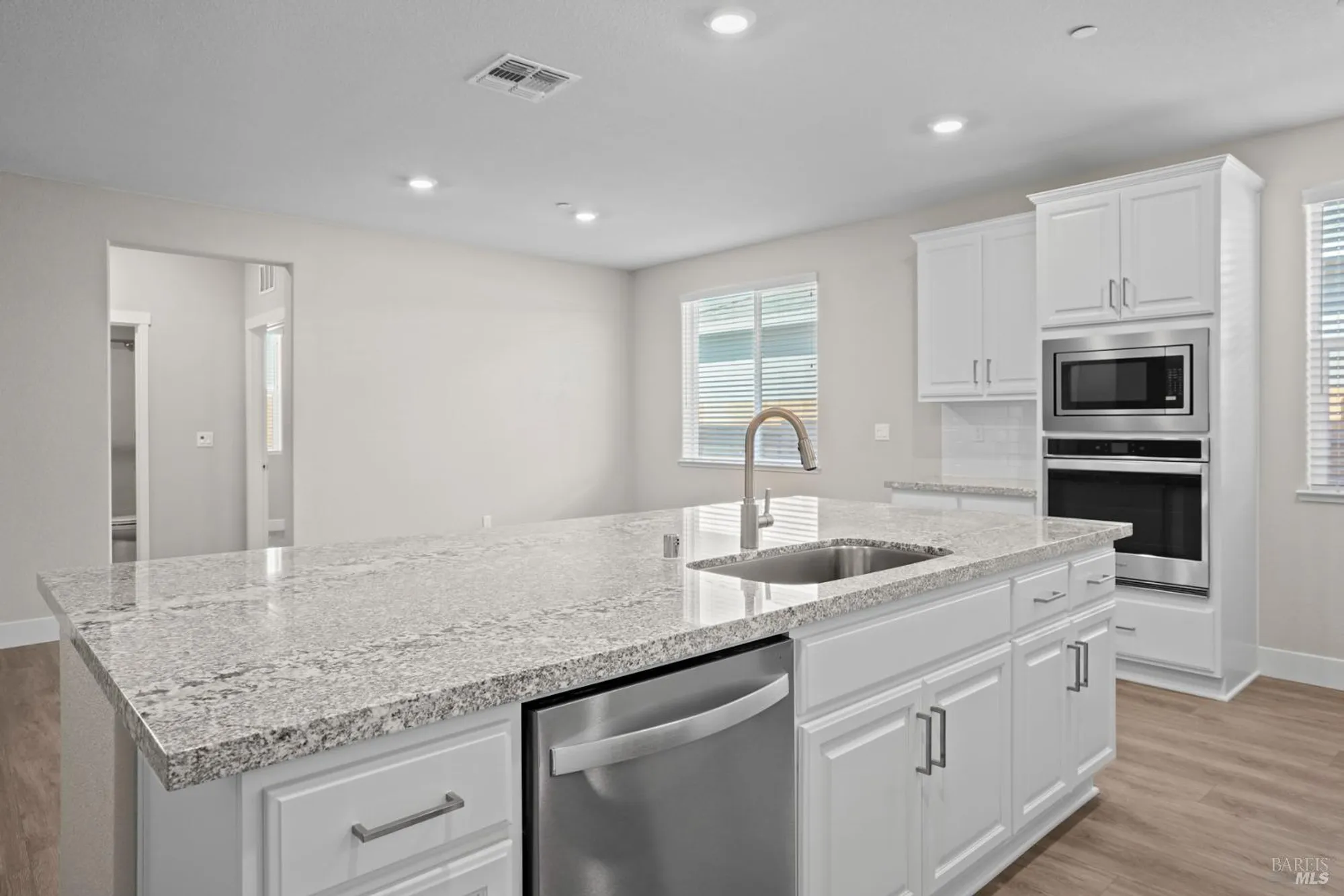 Property Slideshow image 10 of 28 | 2210 rustic oak ln, Rio Vista, CA, 94571