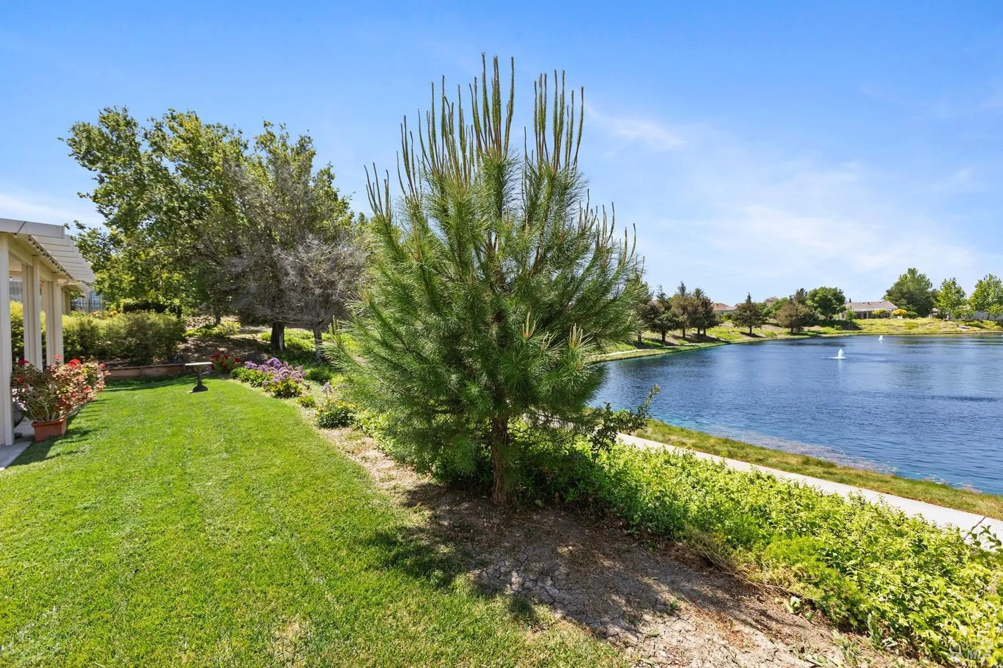 Property Slideshow image 14 of 40 | 573 laurel pl, Rio Vista, CA, 94571