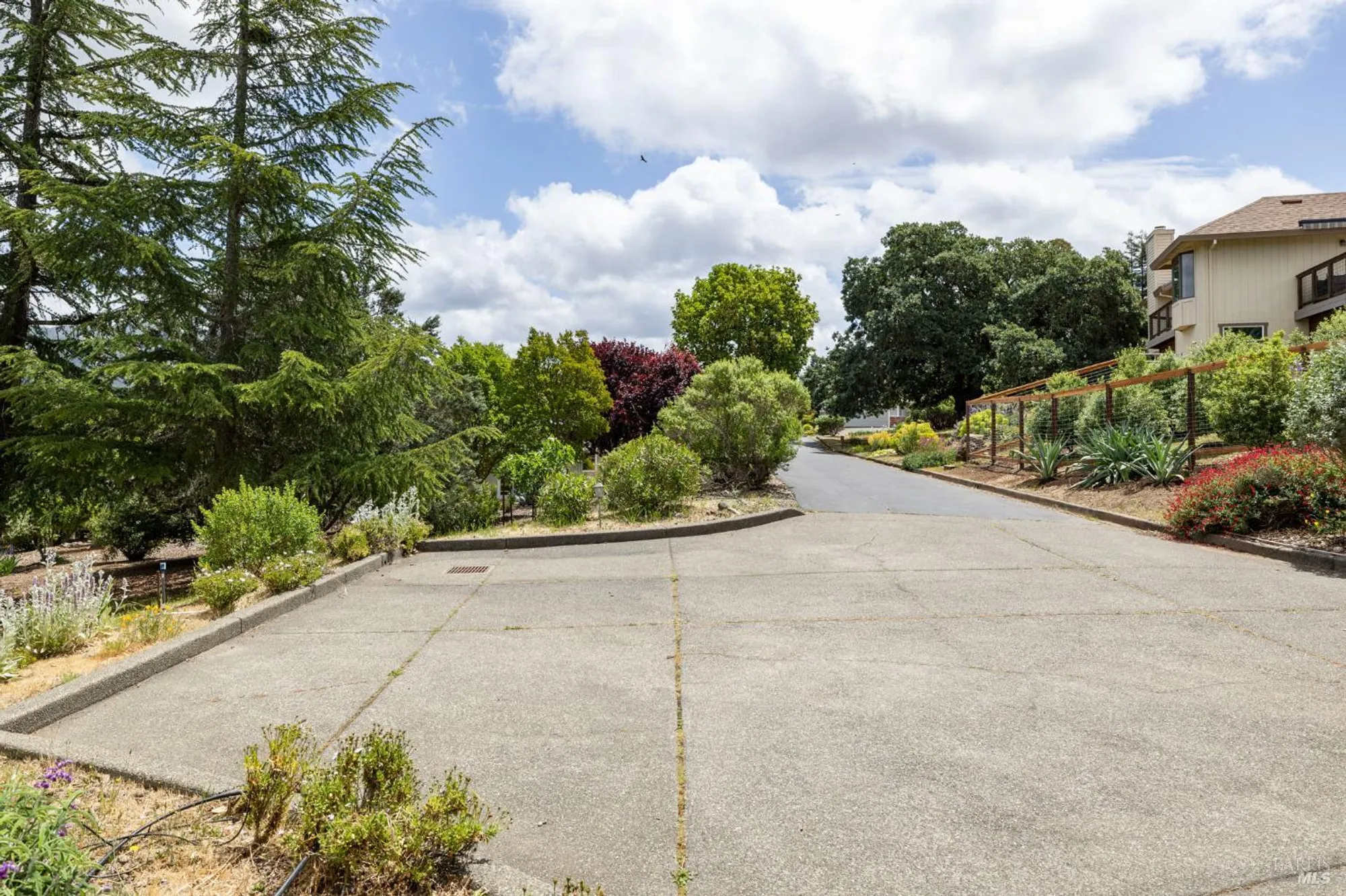 Property Slideshow image 6 of 81 | 405 crestridge pl, Santa Rosa, CA, 95409