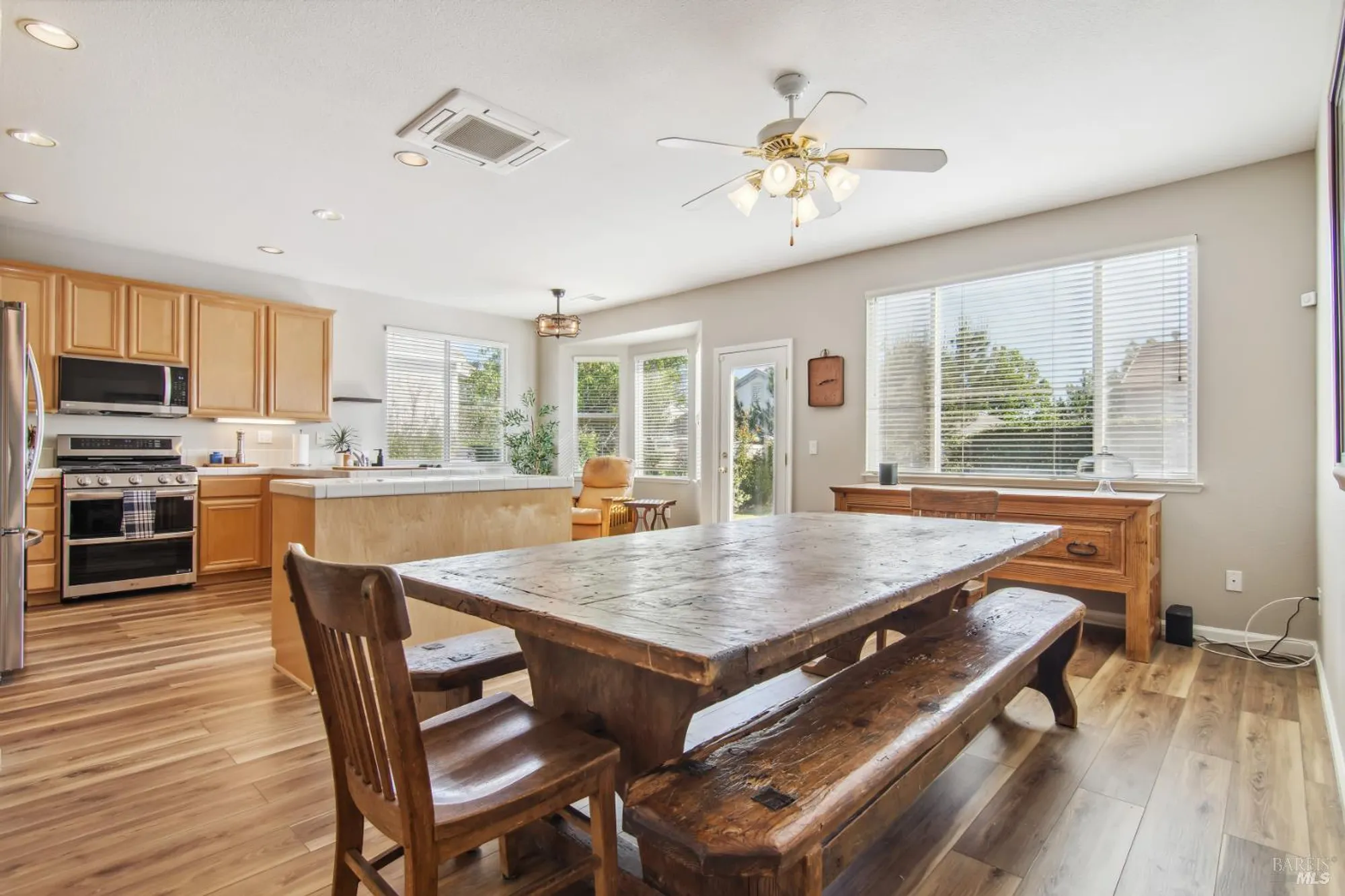 Property Slideshow image 11 of 57 | 670 turnberry ter, Rio Vista, CA, 94571