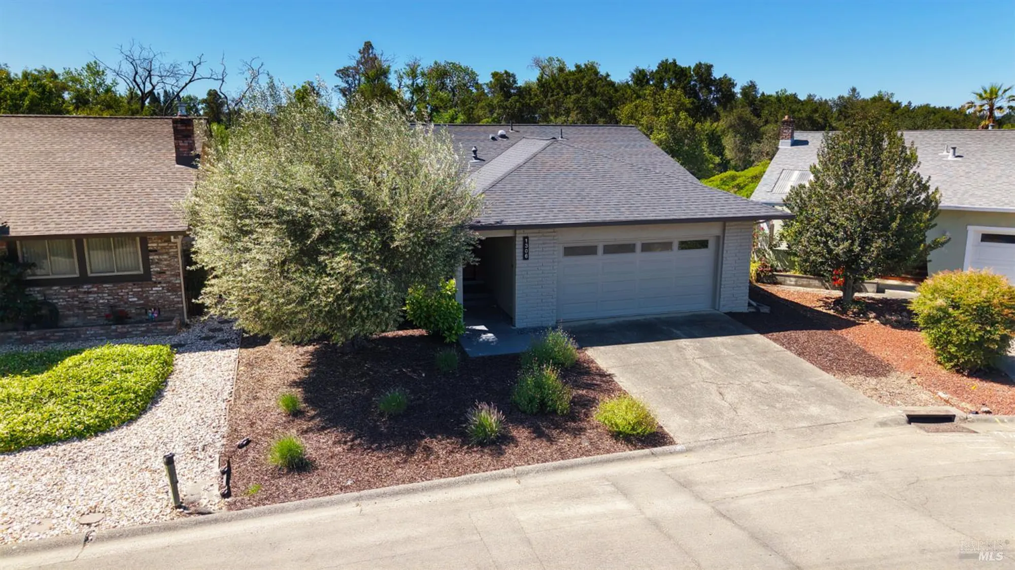 Property Slideshow image 26 of 36 | 1306 pinon dr, Healdsburg, CA, 95448