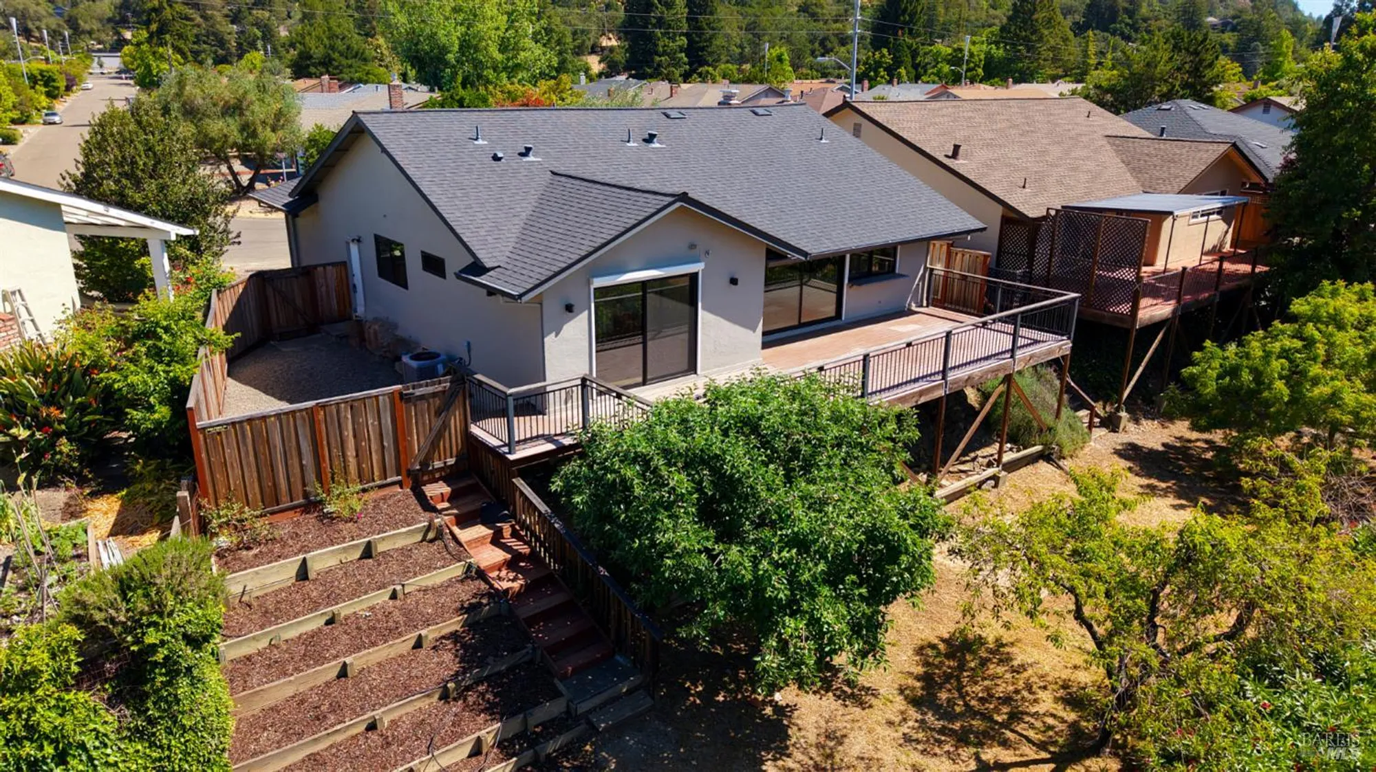 Property Slideshow image 23 of 36 | 1306 pinon dr, Healdsburg, CA, 95448