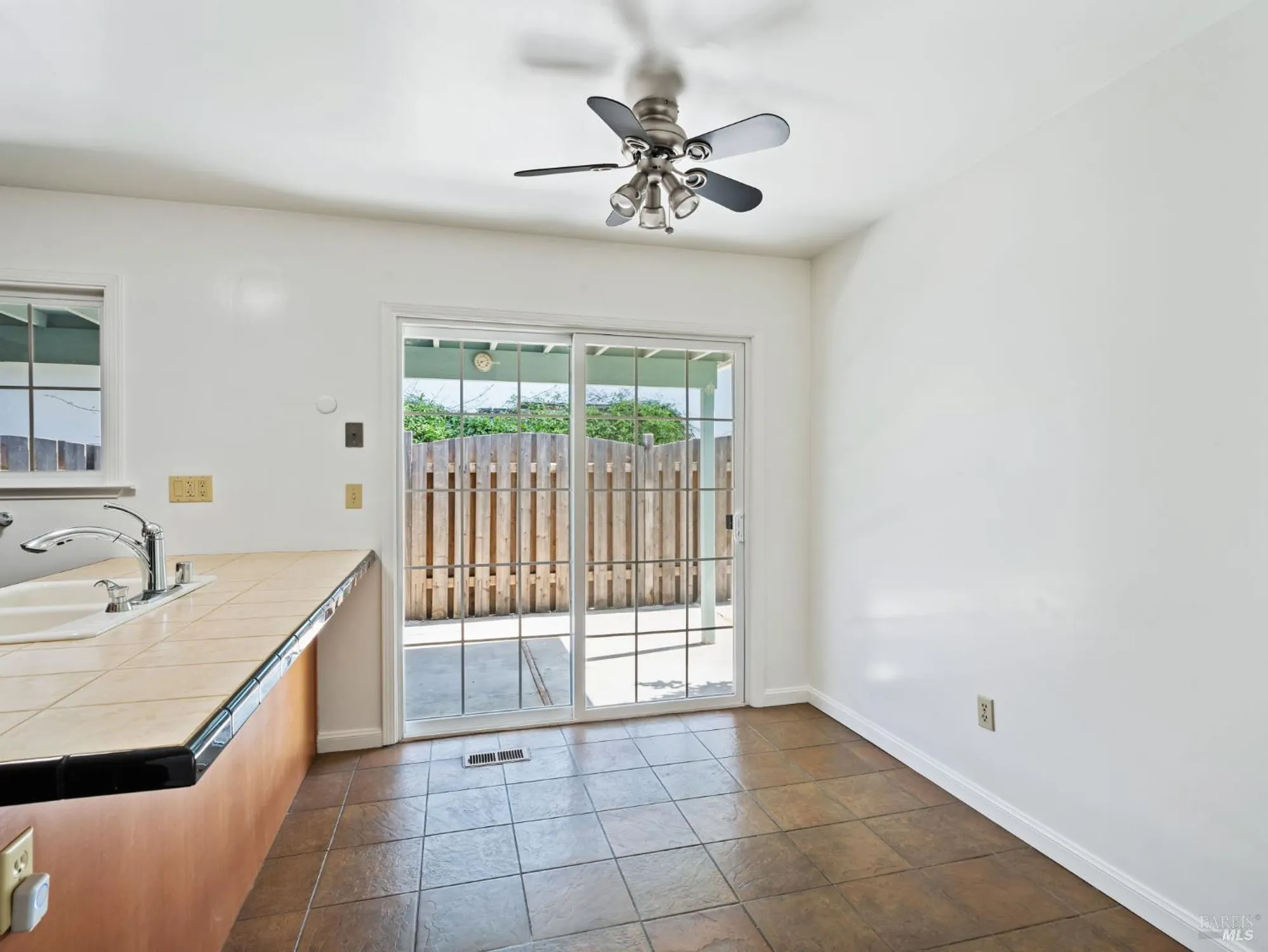 Property Slideshow image 12 of 36 | 145 temelec cir, Sonoma, CA, 95476