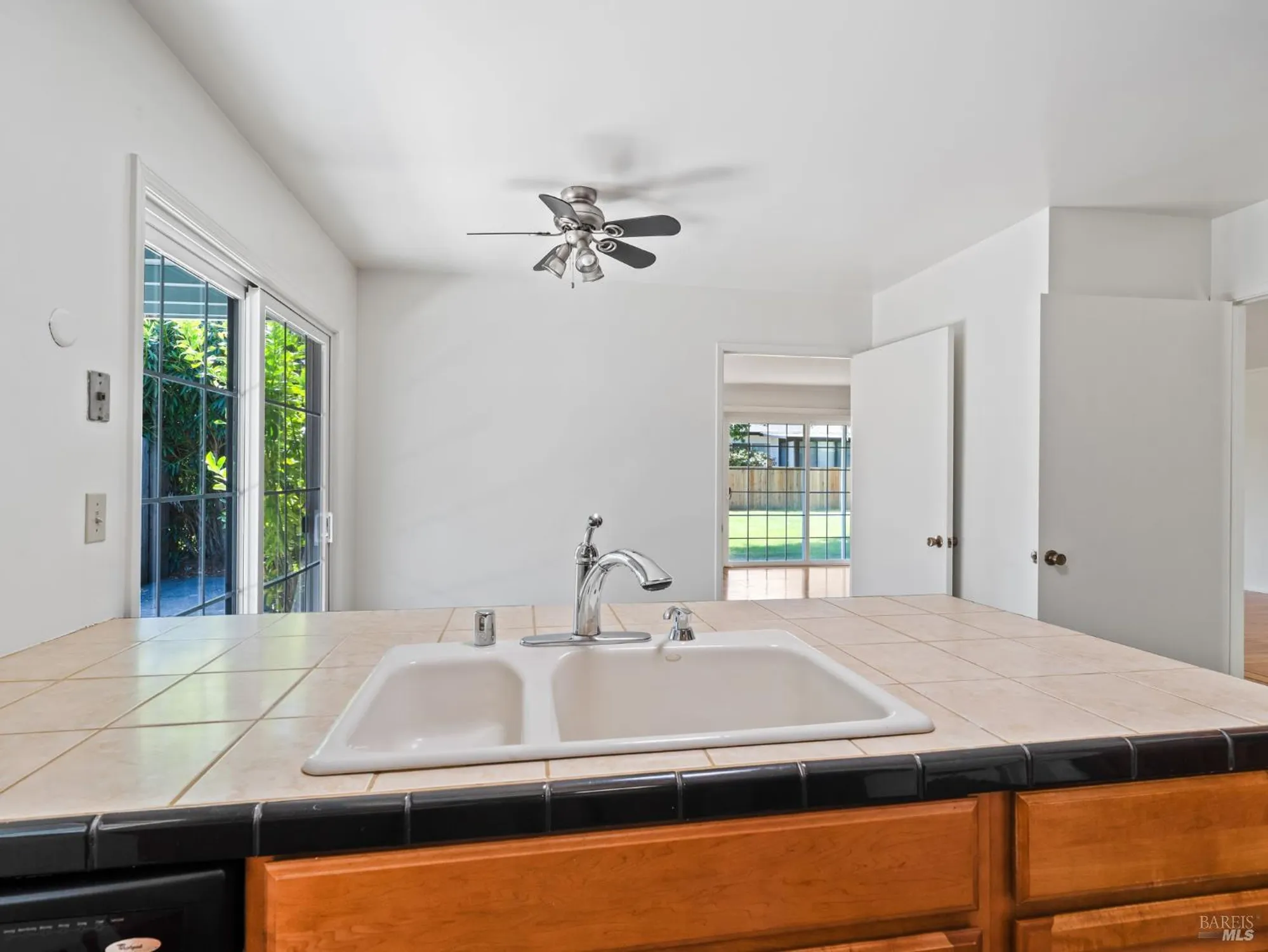 Property Slideshow image 16 of 36 | 145 temelec cir, Sonoma, CA, 95476