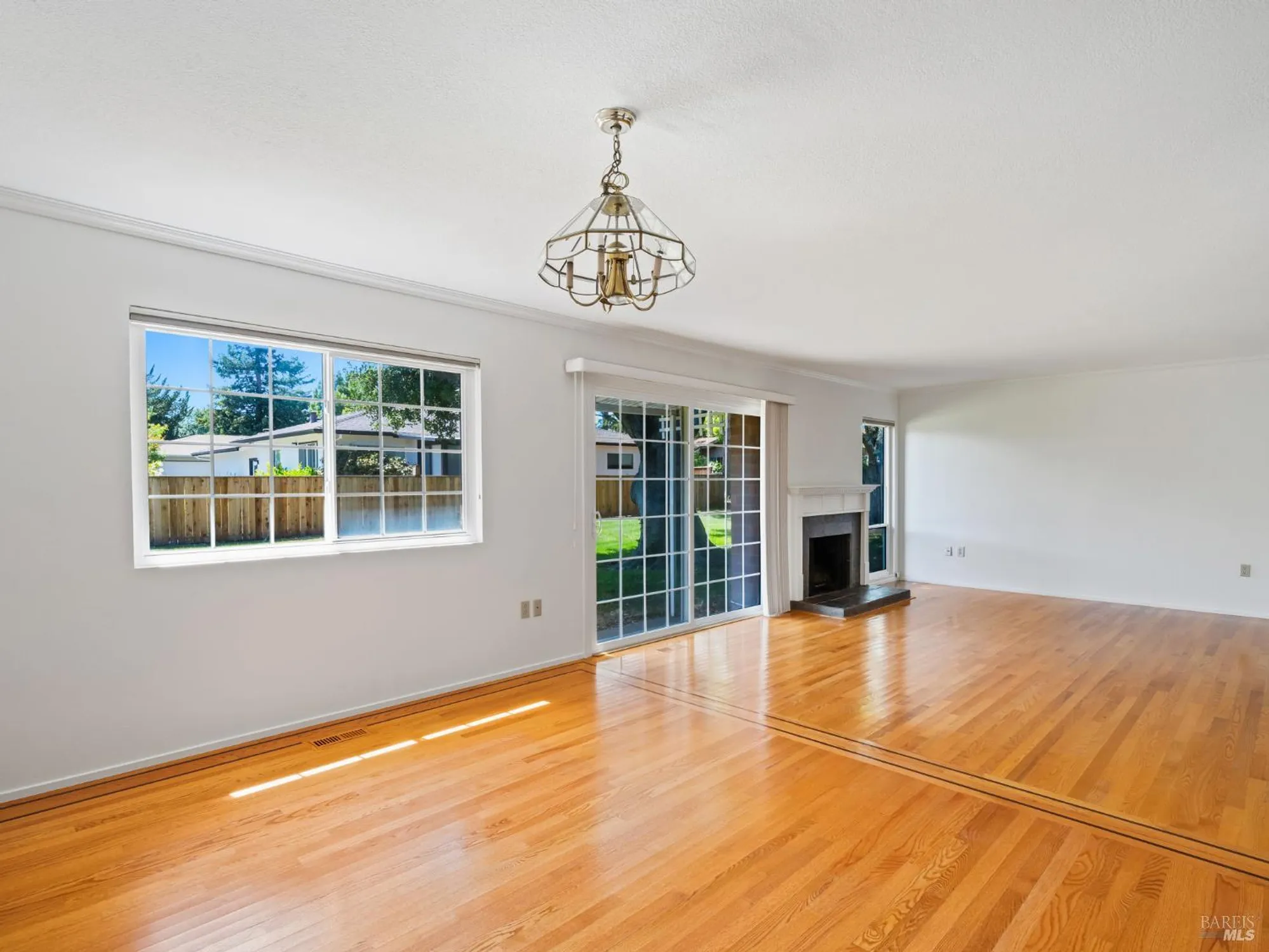 Property Slideshow image 10 of 36 | 145 temelec cir, Sonoma, CA, 95476