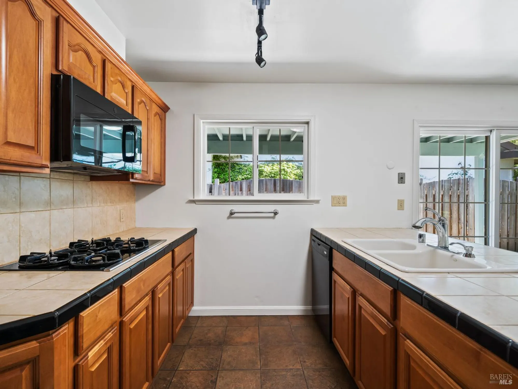 Property Slideshow image 15 of 36 | 145 temelec cir, Sonoma, CA, 95476
