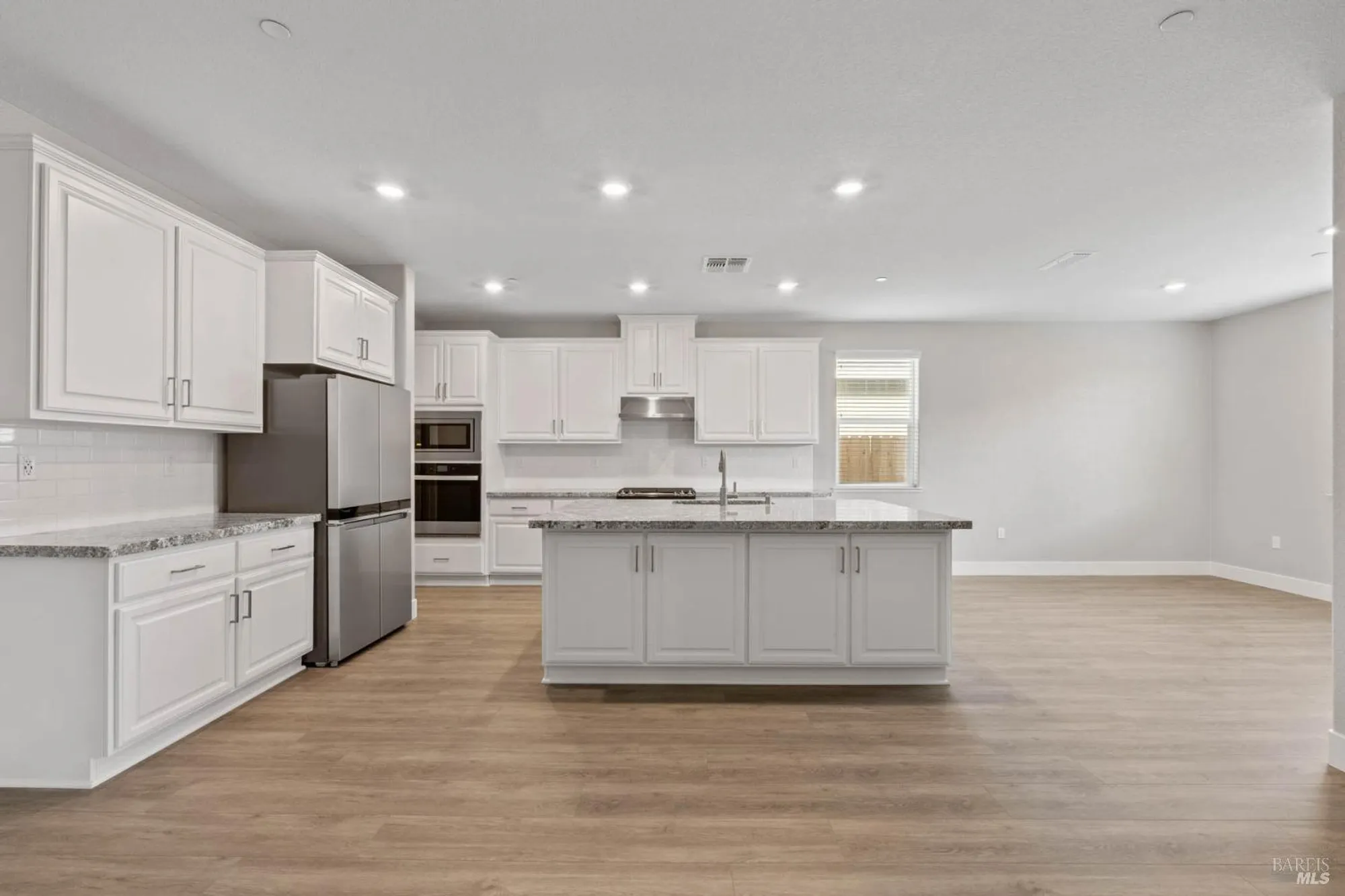 Property Slideshow image 6 of 27 | 2158 rustic oak ln, Rio Vista, CA, 94571