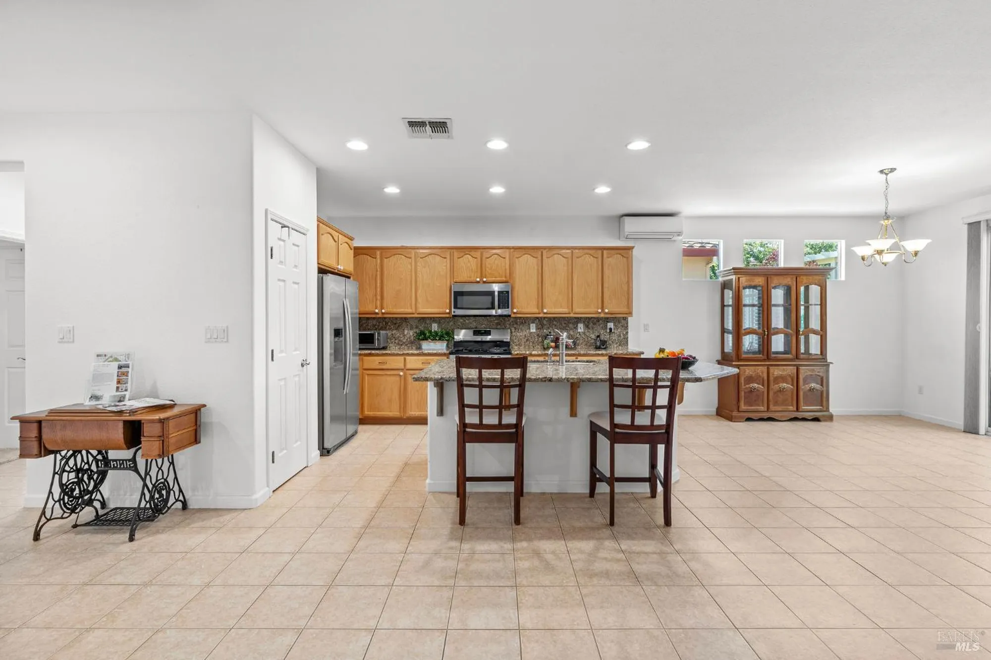 Property Slideshow image 13 of 69 | 611 twin lakes ln, Rio Vista, CA, 94571