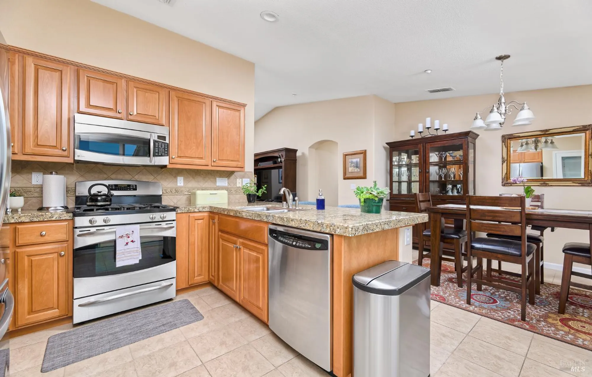 Property Slideshow image 9 of 24 | 417 anglebrook, Rio Vista, CA, 94571