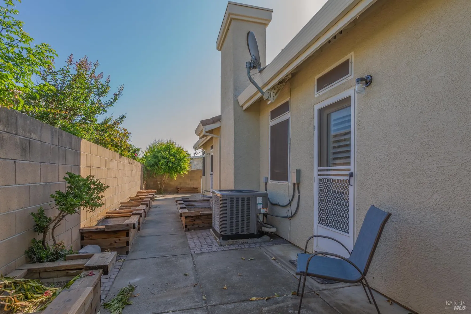 Property Slideshow image 28 of 31 | 142 bounty ln, Vacaville, CA, 95687