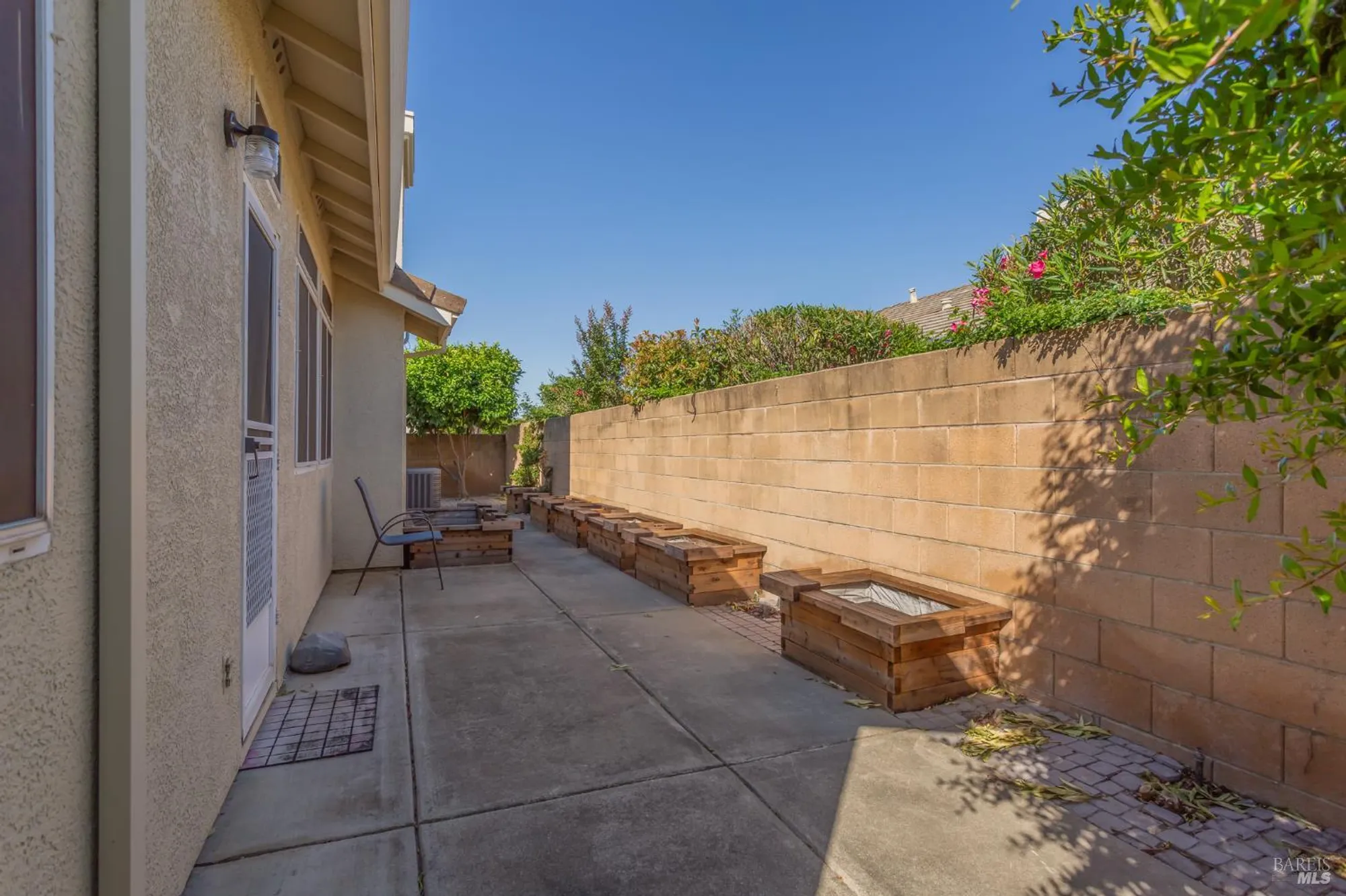 Property Slideshow image 26 of 31 | 142 bounty ln, Vacaville, CA, 95687