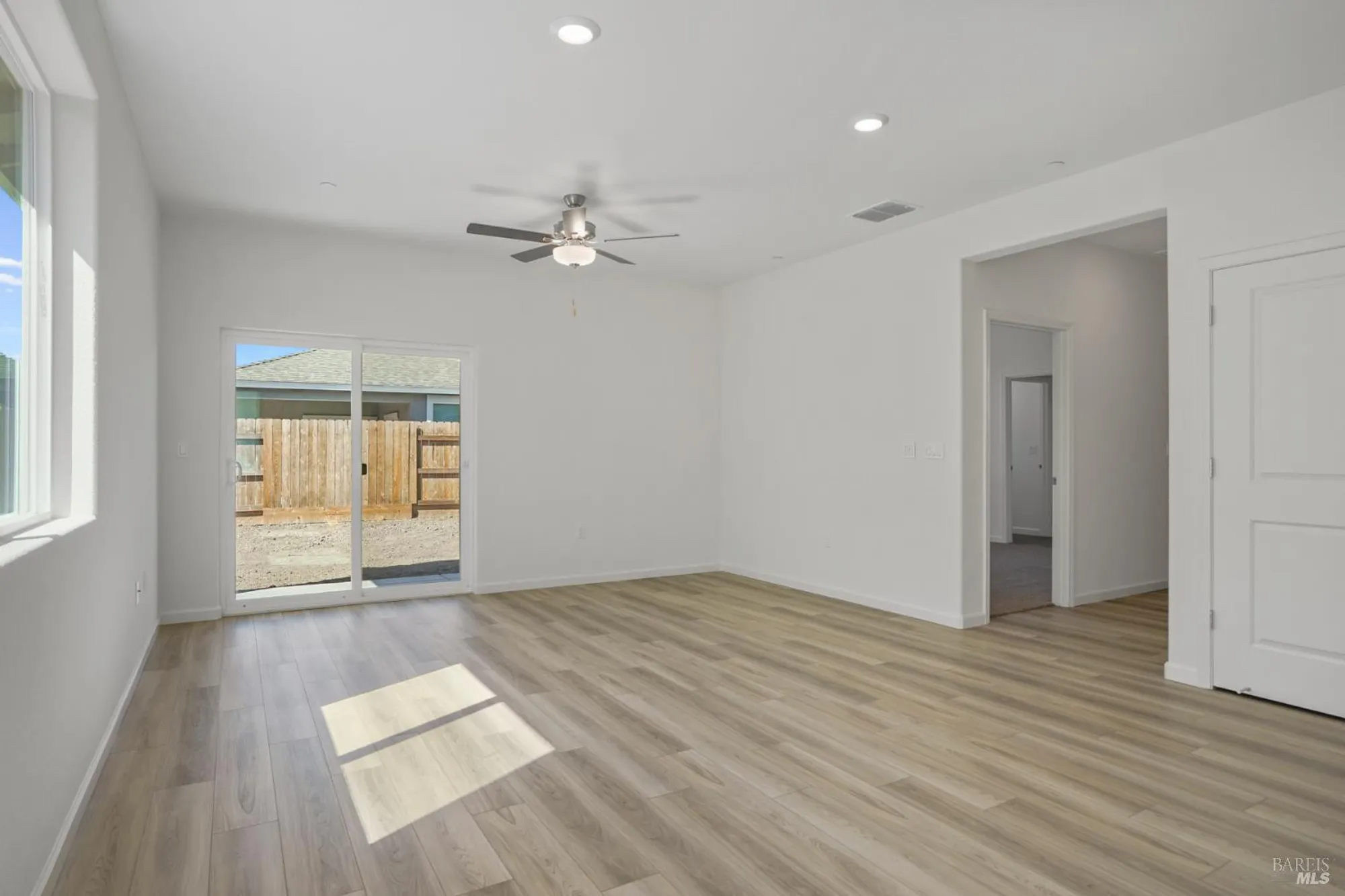 Property Slideshow image 8 of 22 | 2230 espana ln, Rio Vista, CA, 94571