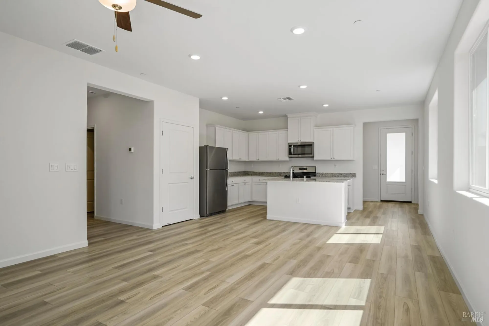 Property Slideshow image 10 of 22 | 2230 espana ln, Rio Vista, CA, 94571