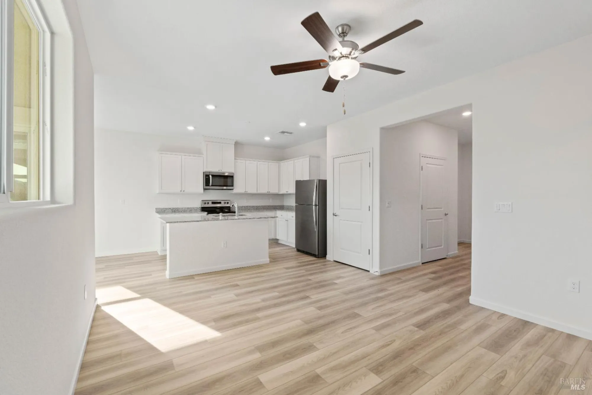 Property Slideshow image 4 of 17 | 2241 park pl, Rio Vista, CA, 94571