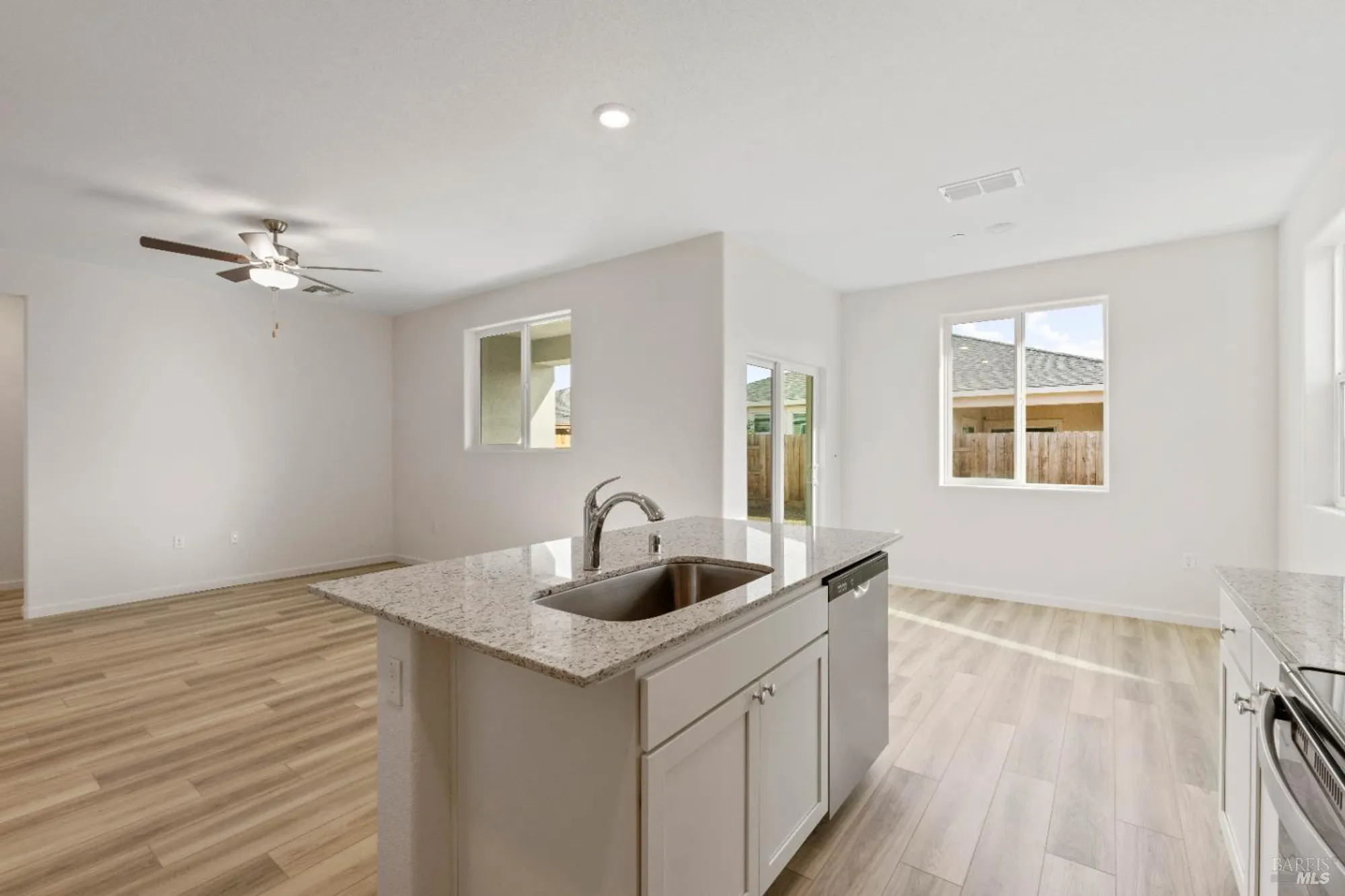 Property Slideshow image 12 of 31 | 2231 park pl, Rio Vista, CA, 94571