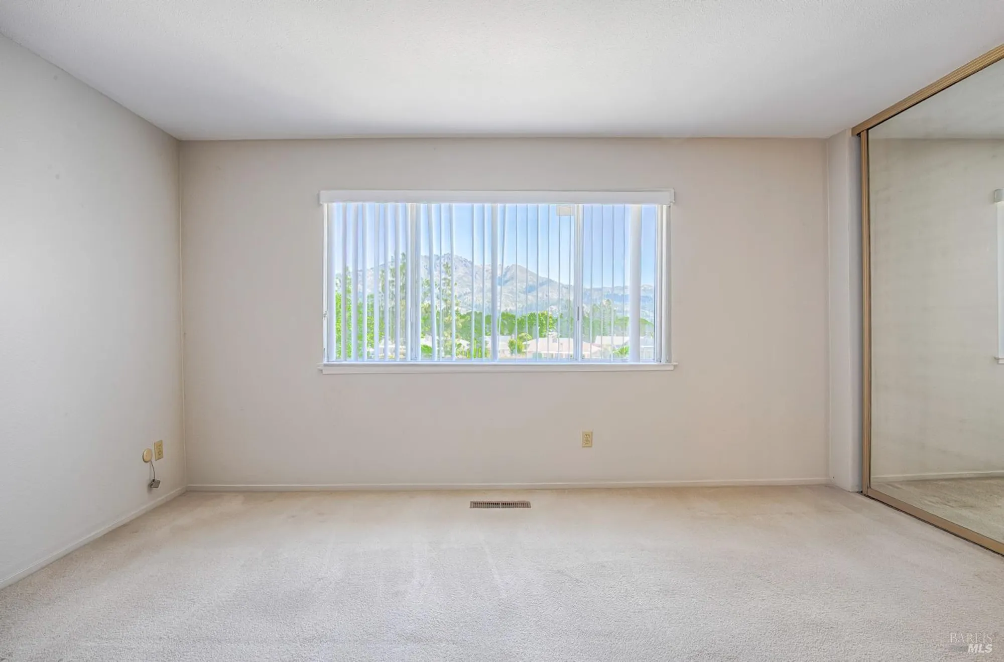 Property Slideshow image 12 of 29 | 7315 oakmont dr, Santa Rosa, CA, 95409