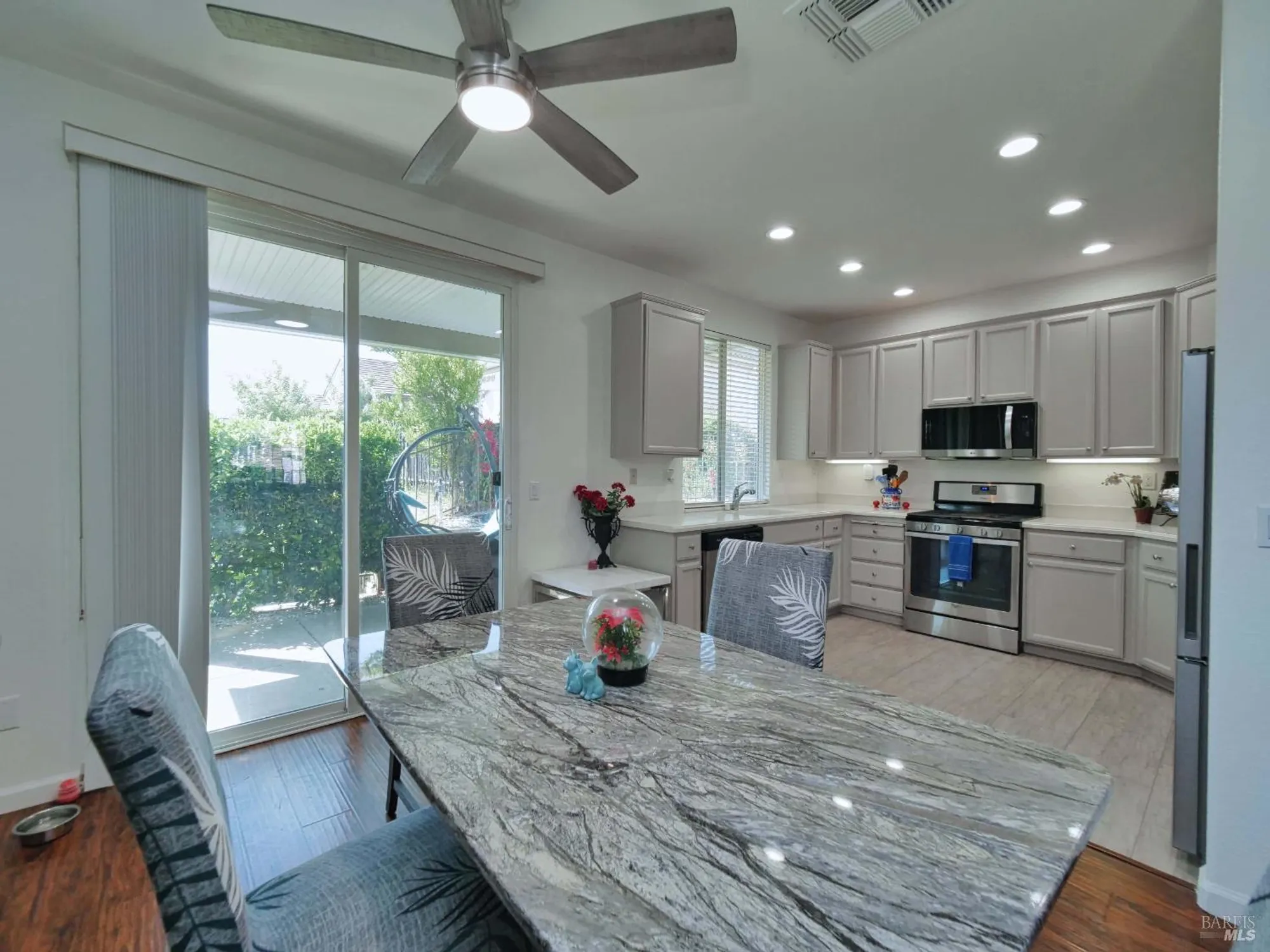 Property Slideshow image 12 of 40 | 659 pinehurst dr ca, Rio Vista, CA, 94571