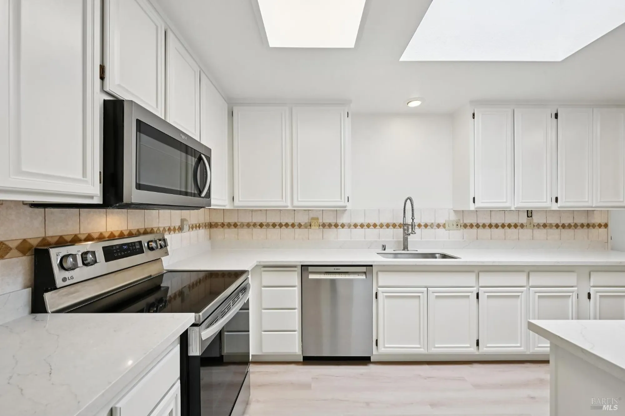 Property Slideshow image 18 of 61 | 110 calle merlot, Sonoma, CA, 95476