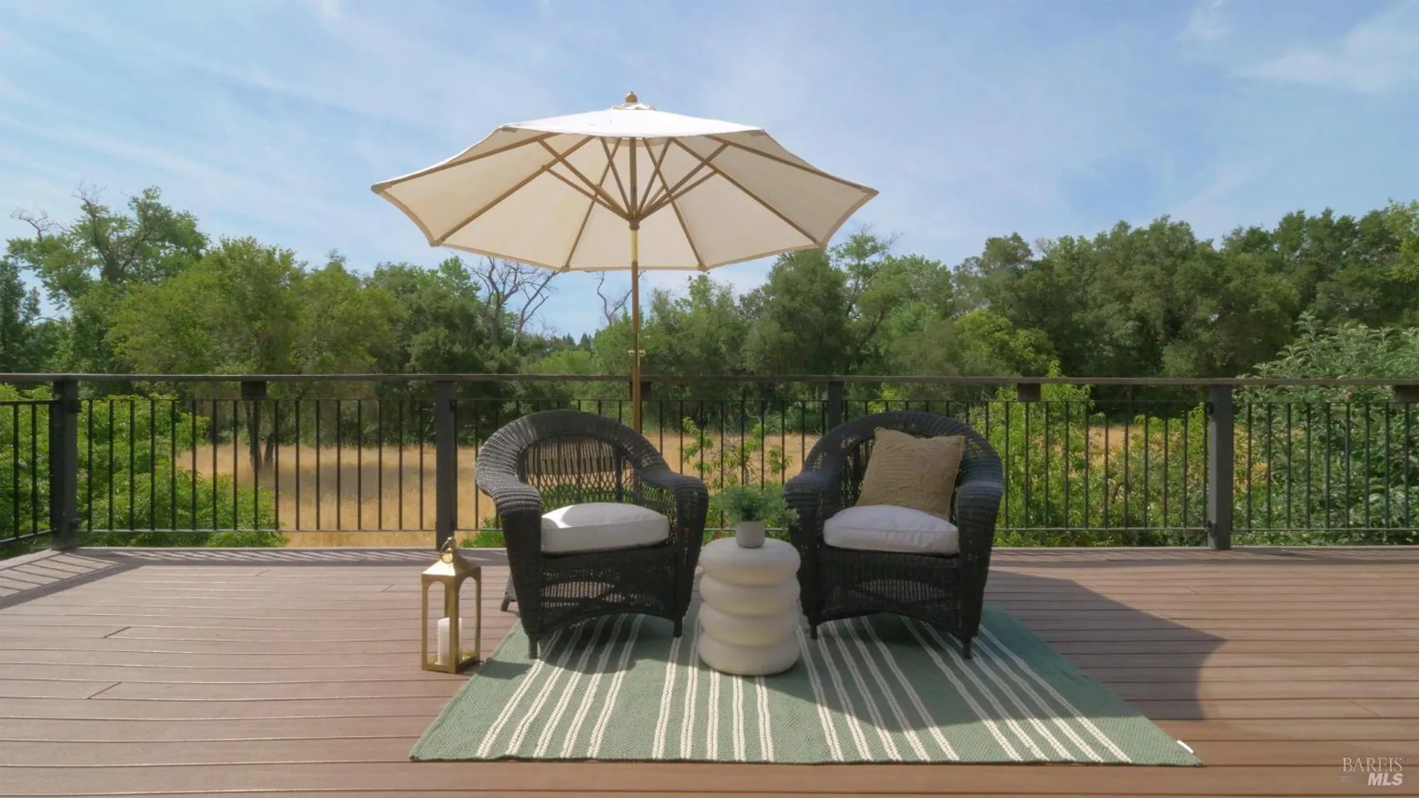 Property Slideshow image 24 of 36 | 1306 pinon dr, Healdsburg, CA, 95448