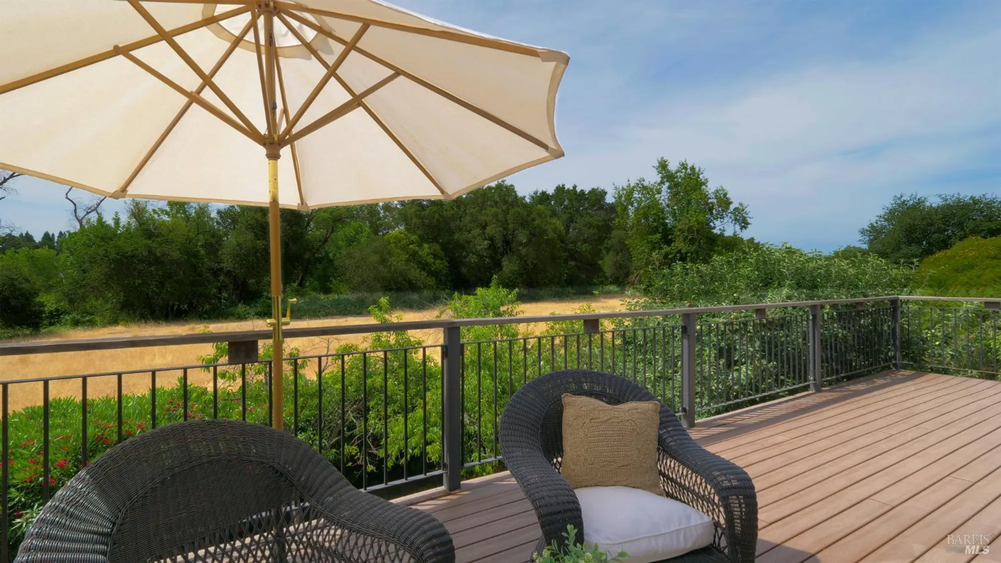 Property Slideshow image 29 of 36 | 1306 pinon dr, Healdsburg, CA, 95448