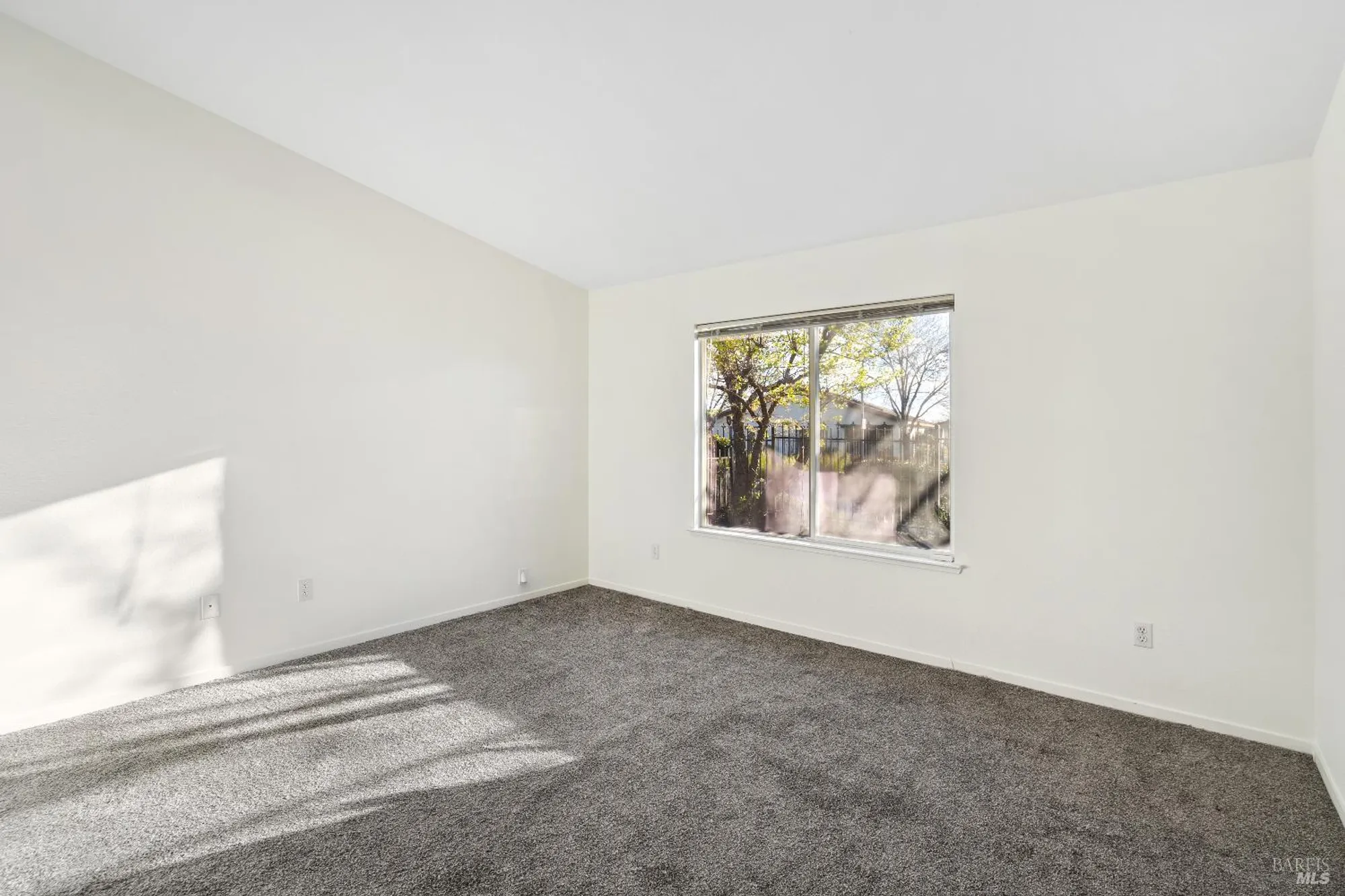 Property Slideshow image 17 of 28 | 404 brockton pl, Rio Vista, CA, 94571