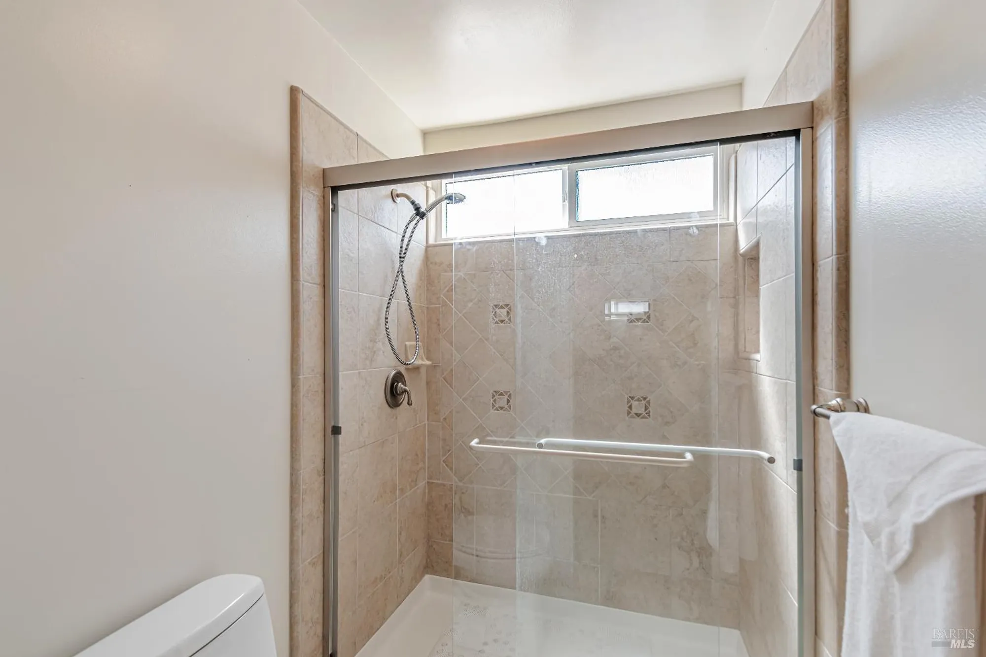 Property Slideshow image 26 of 42 | 101 valley lakes dr, Santa Rosa, CA, 95409