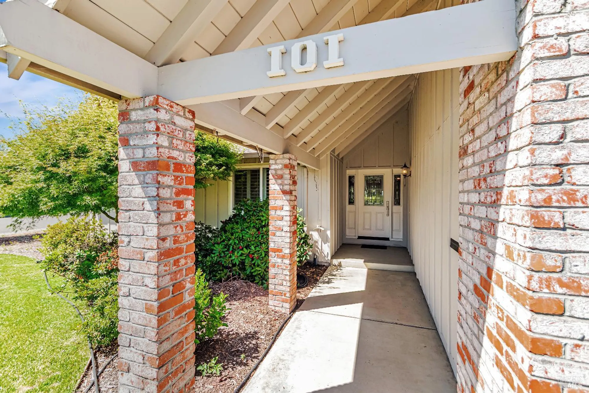 Property Slideshow image 5 of 42 | 101 valley lakes dr, Santa Rosa, CA, 95409