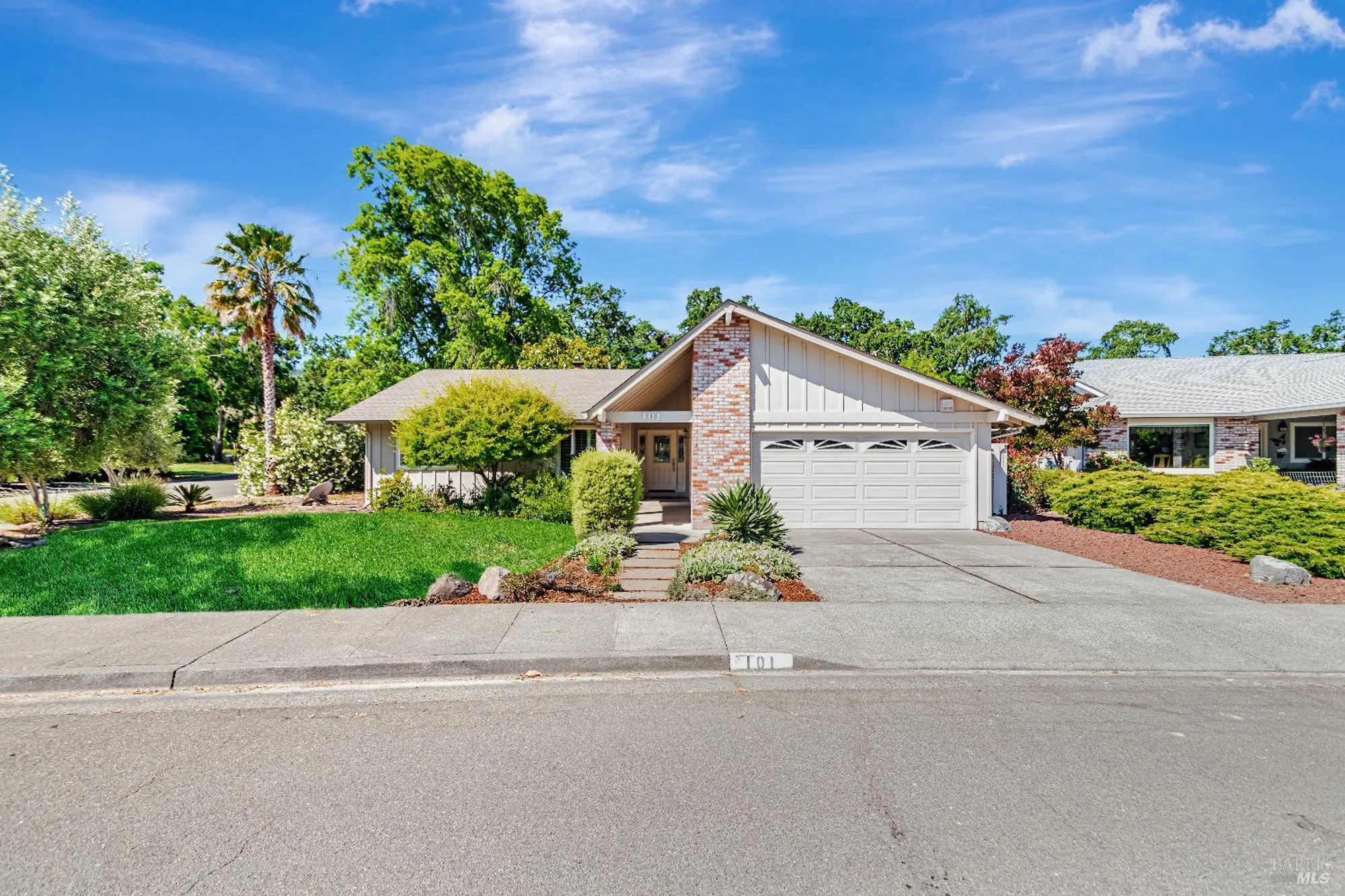 Property Slideshow image 2 of 42 | 101 valley lakes dr, Santa Rosa, CA, 95409