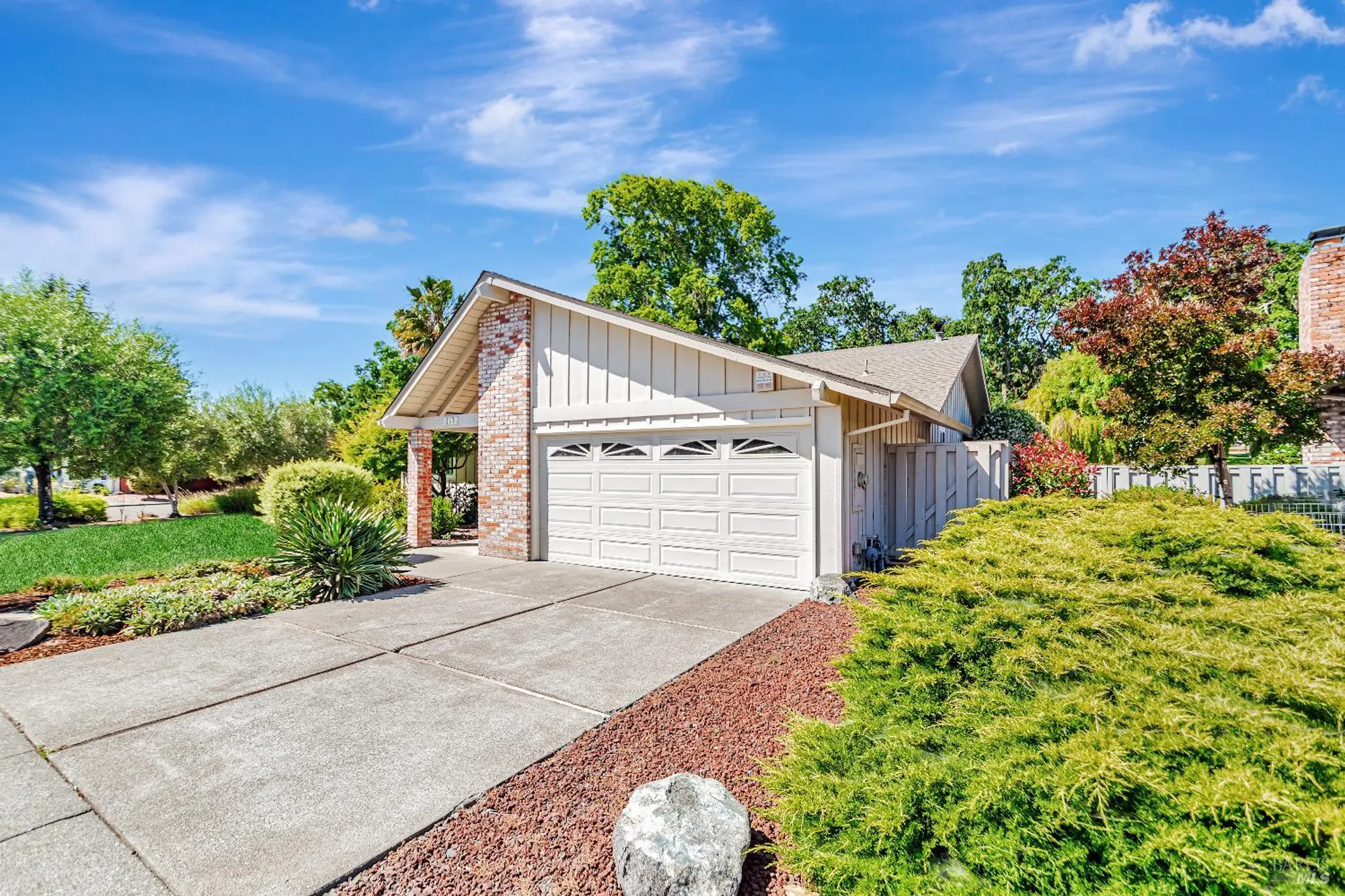 Property Slideshow image 4 of 42 | 101 valley lakes dr, Santa Rosa, CA, 95409