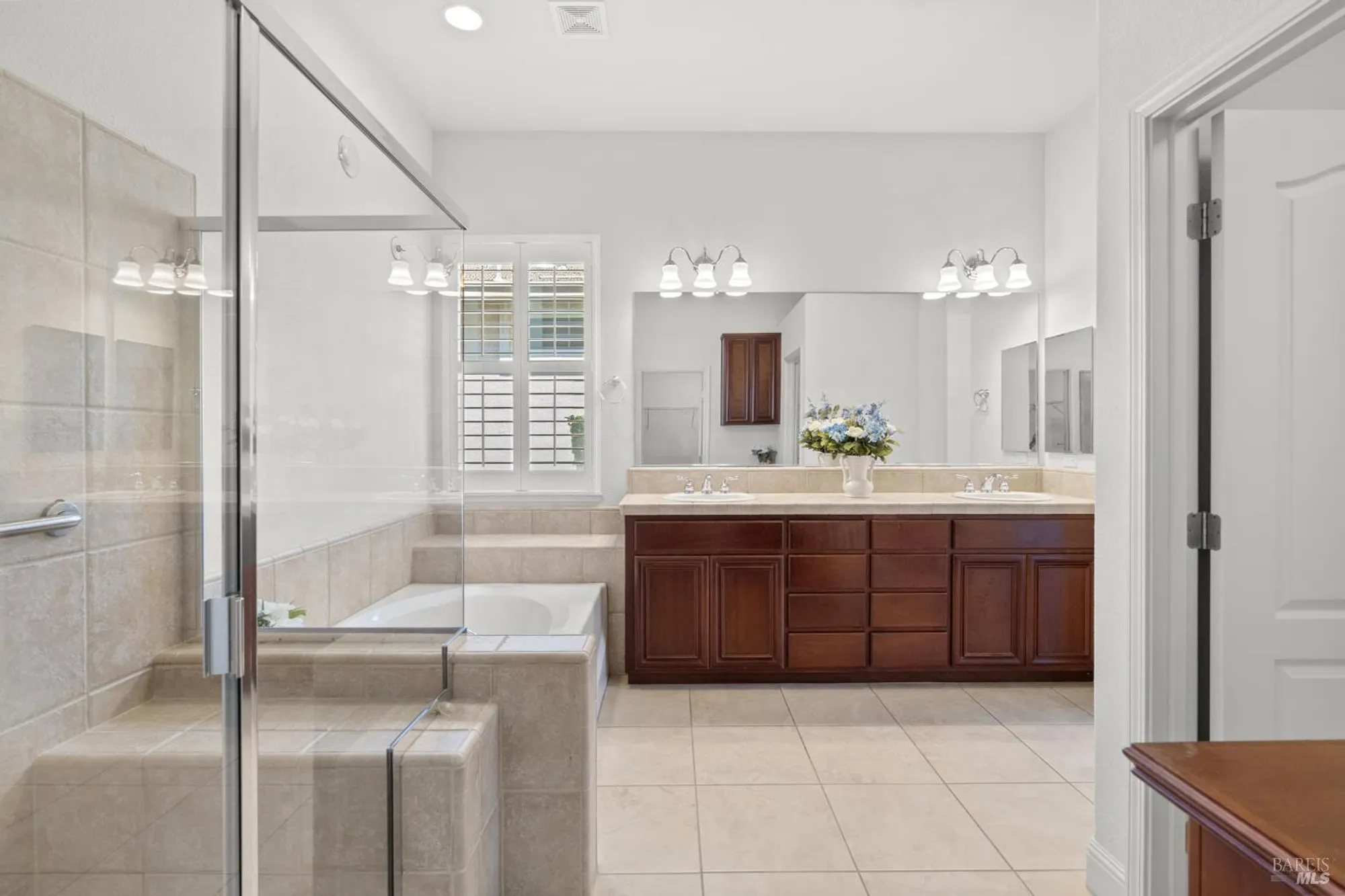 Property Slideshow image 38 of 92 | 908 brookside ln, Rio Vista, CA, 94571