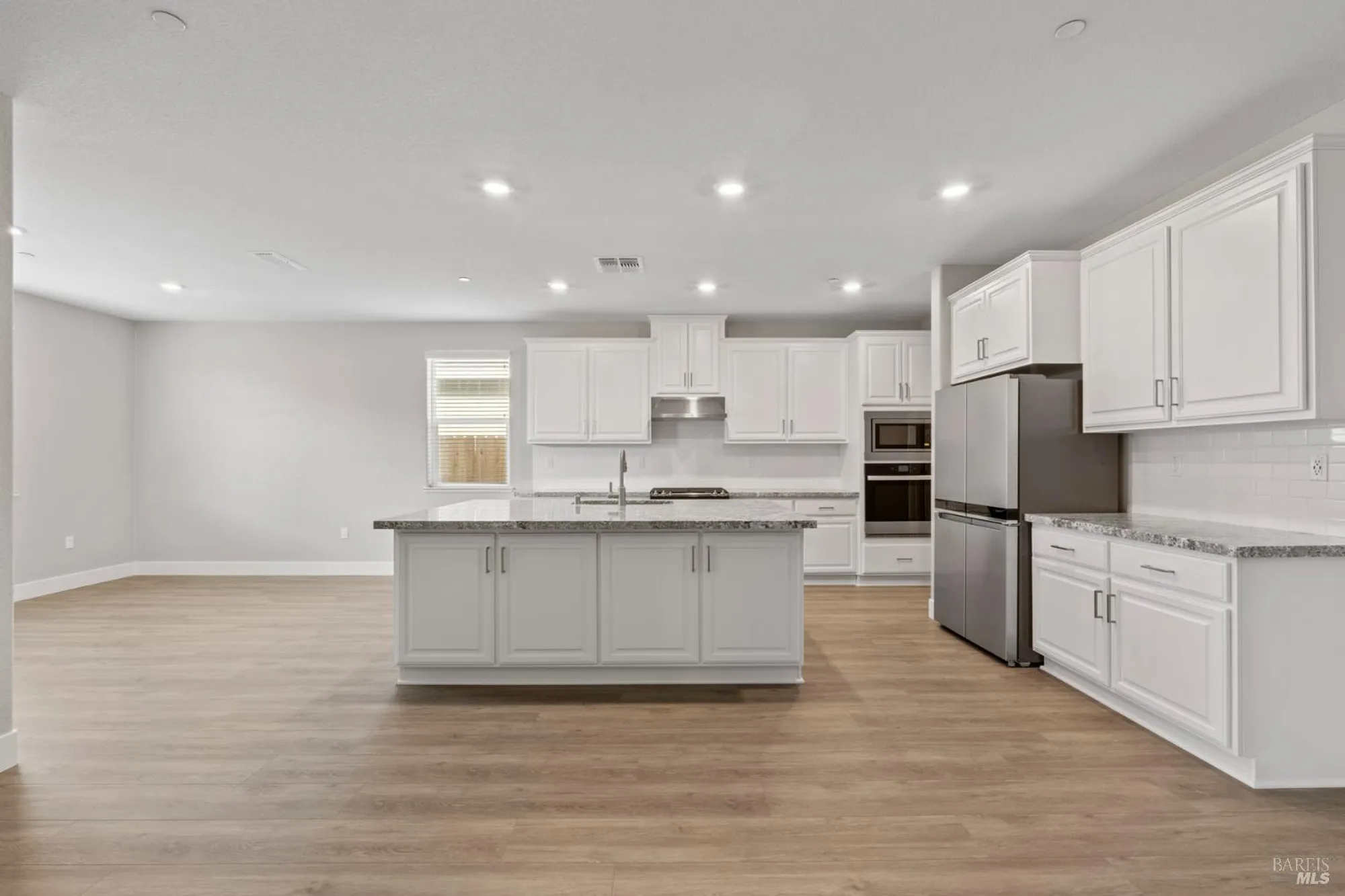 Property Slideshow image 6 of 24 | 2193 rustic oak ln, Rio Vista, CA, 94571