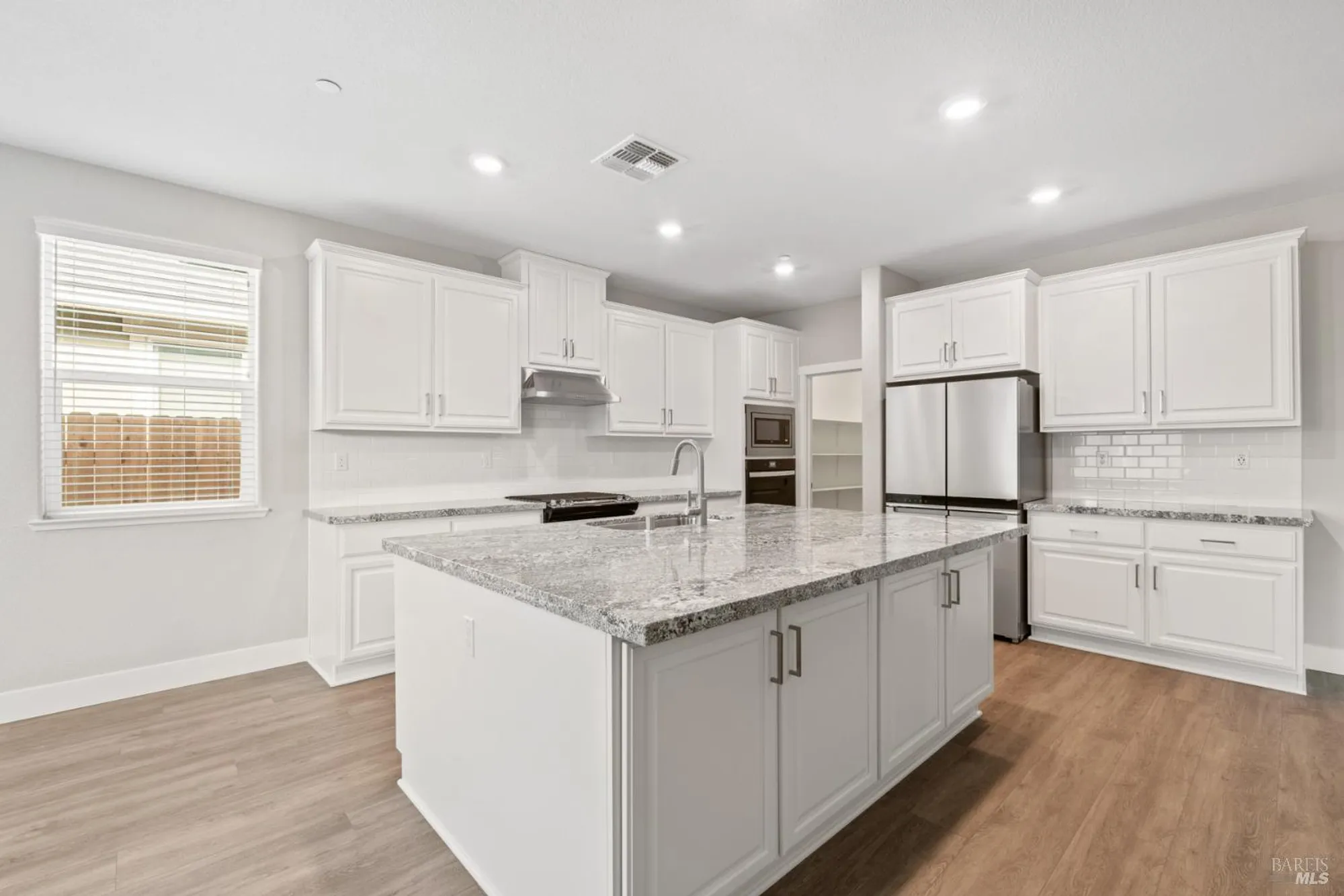 Property Slideshow image 9 of 24 | 2193 rustic oak ln, Rio Vista, CA, 94571