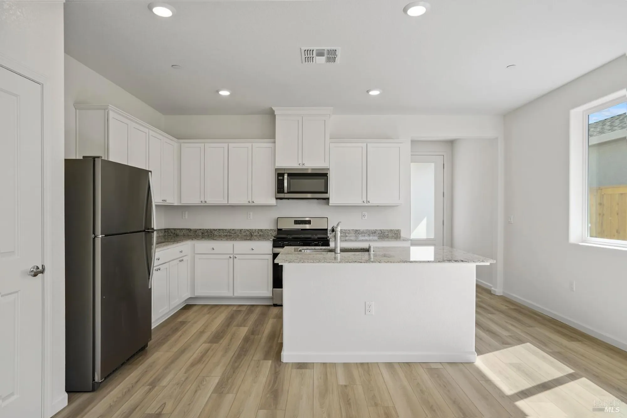 Property Slideshow image 5 of 22 | 2220 front porch ln, Rio Vista, CA, 94571