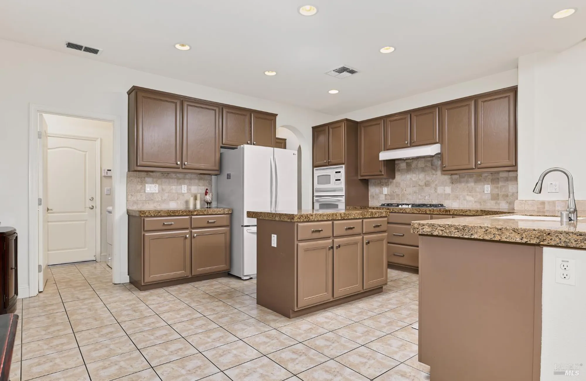 Property Slideshow image 12 of 37 | 721 michelbook ln, Rio Vista, CA, 94571